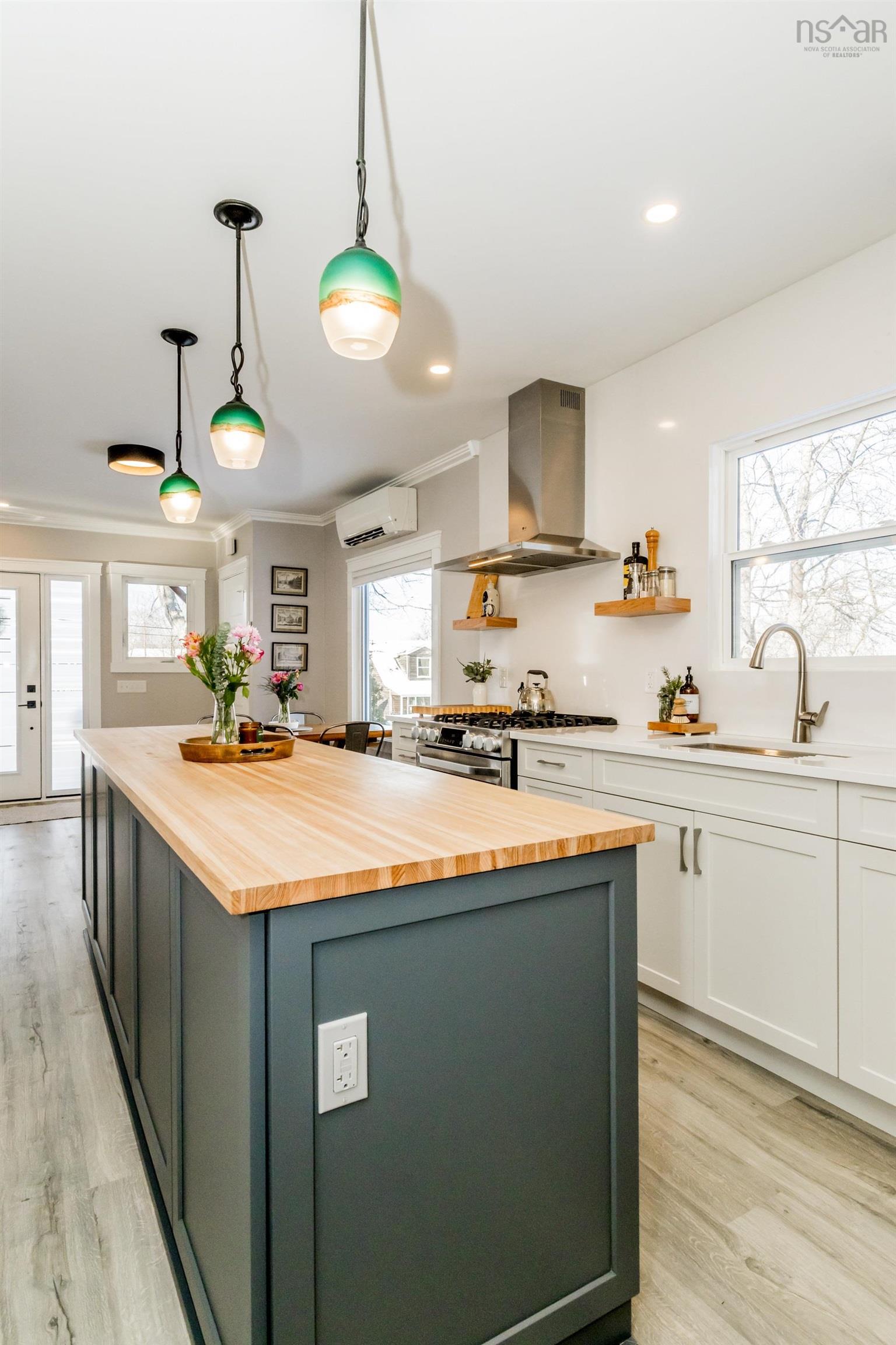 $699,000.00: 15 Hillcrest Avenue, Wolfville