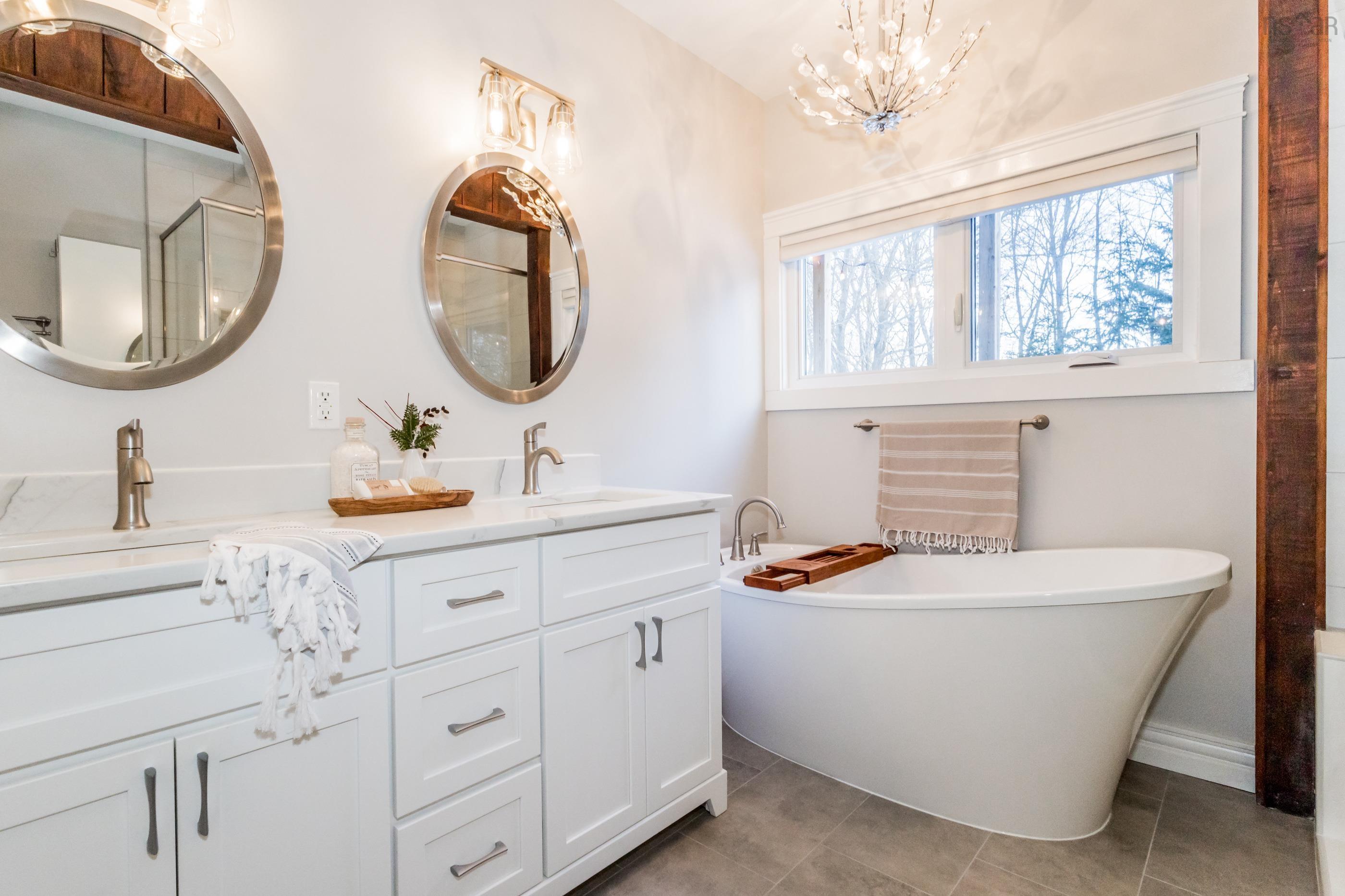 $699,000.00: 15 Hillcrest Avenue, Wolfville