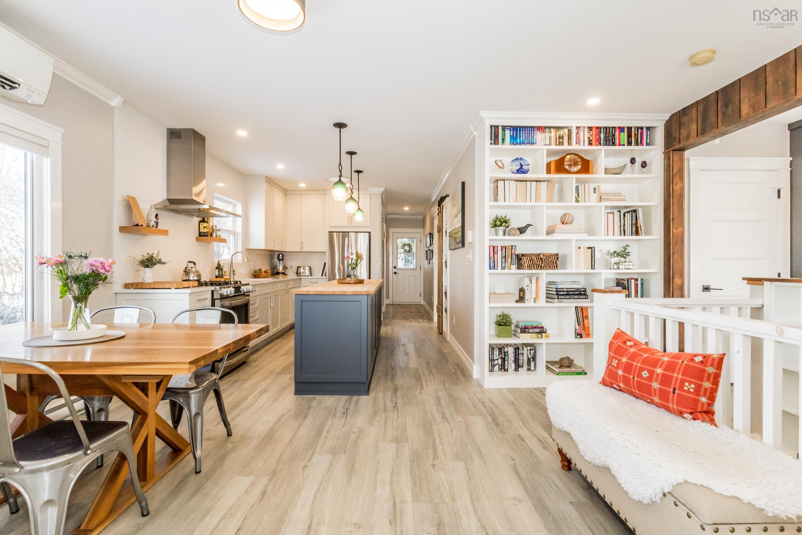 $699,000.00: 15 Hillcrest Avenue, Wolfville