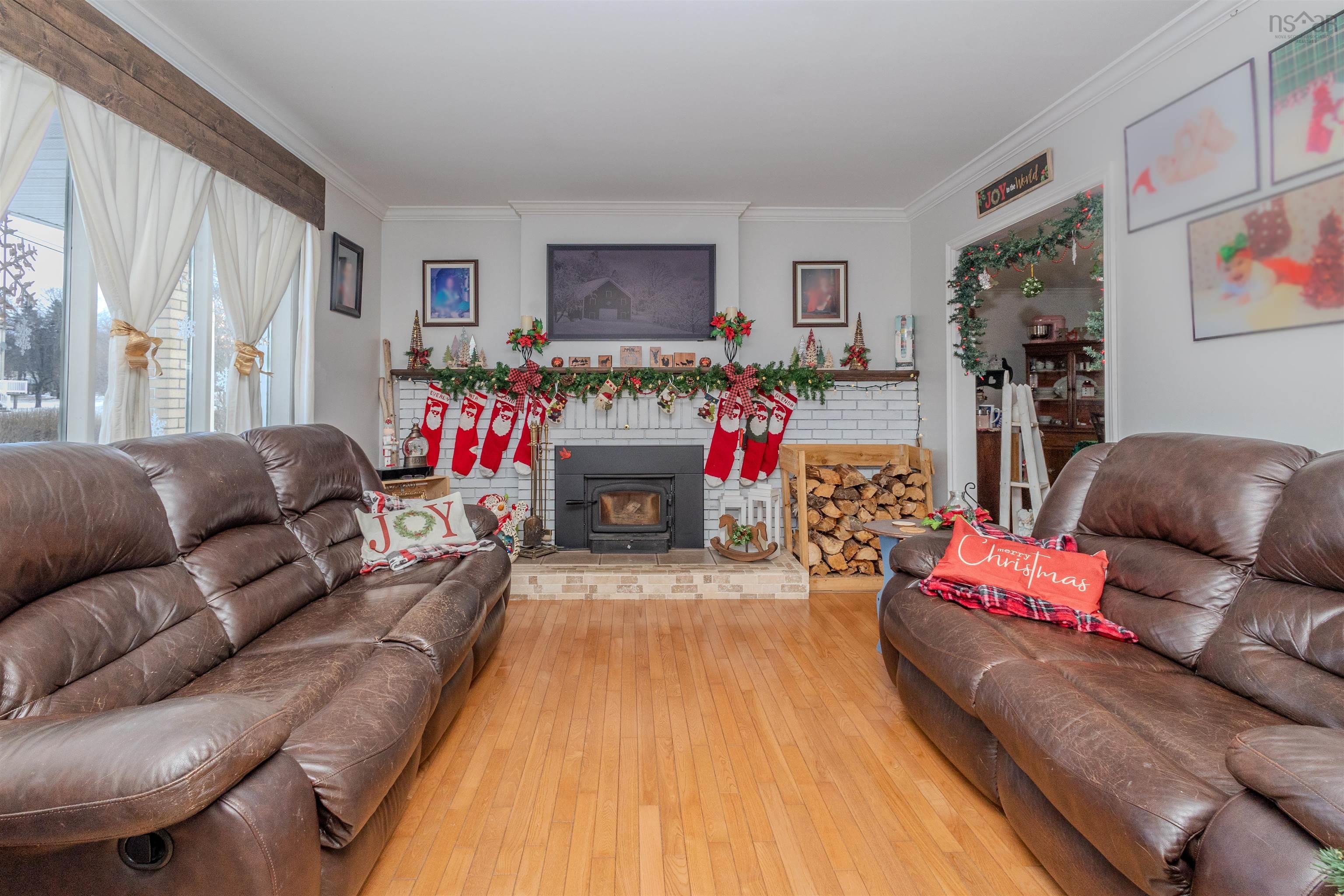 $325,000.00: 112 South Street, Glace Bay