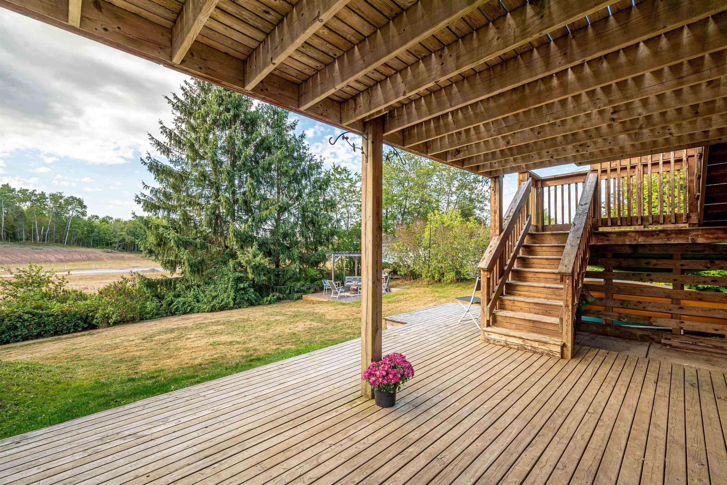 $425,000.00: 228 Falmouth Back Road, Falmouth