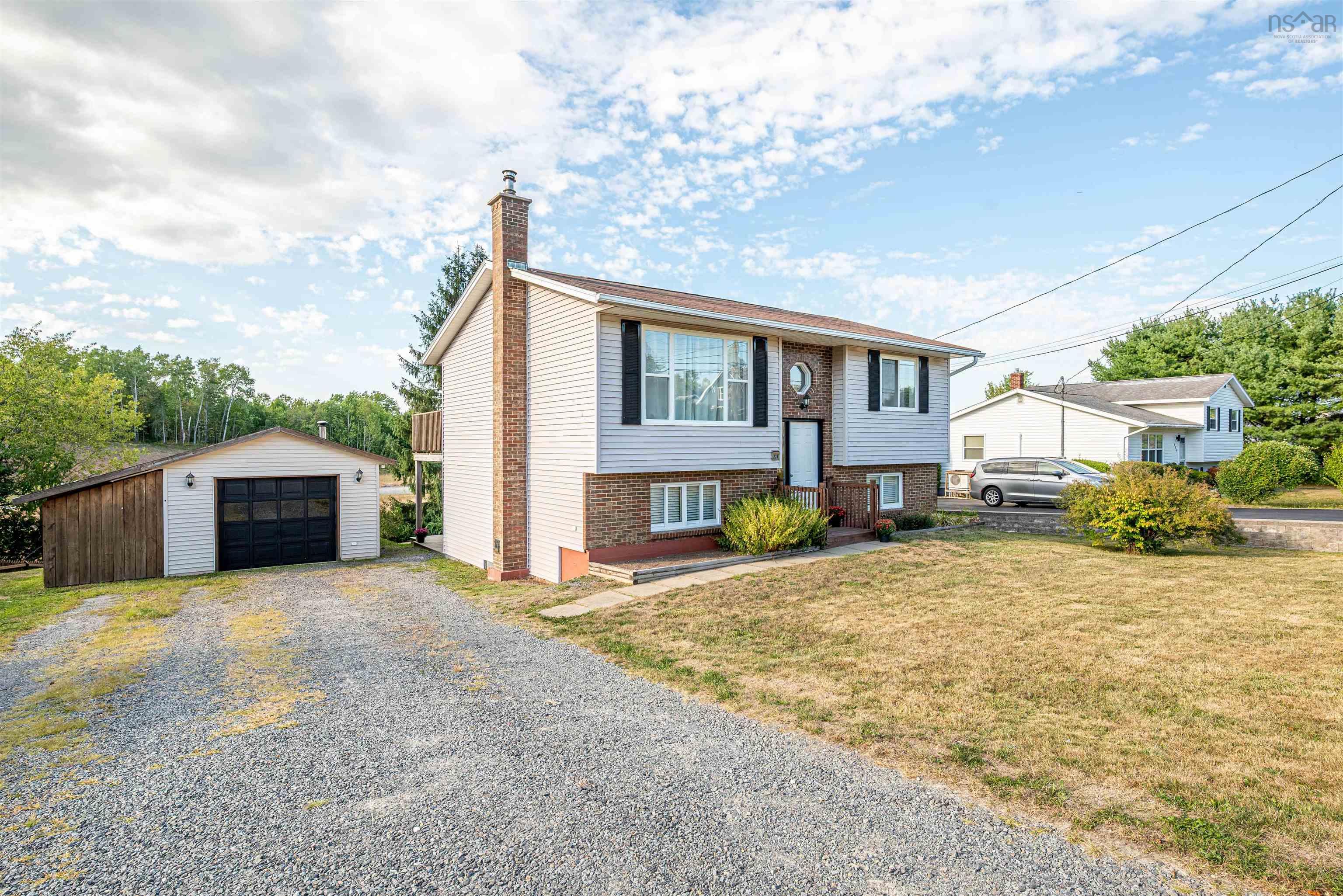 $425,000.00: 228 Falmouth Back Road, Falmouth