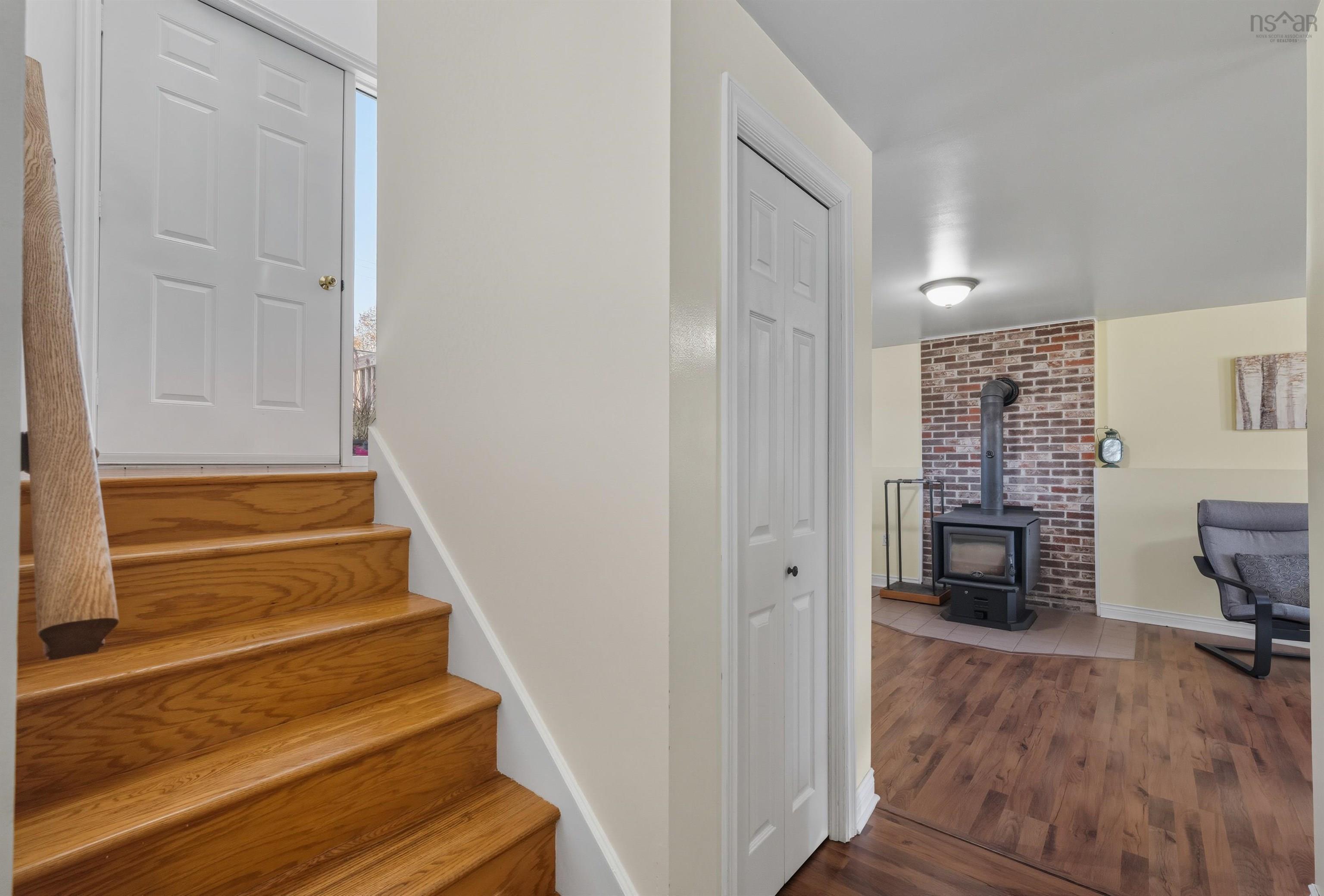 $425,000.00: 228 Falmouth Back Road, Falmouth