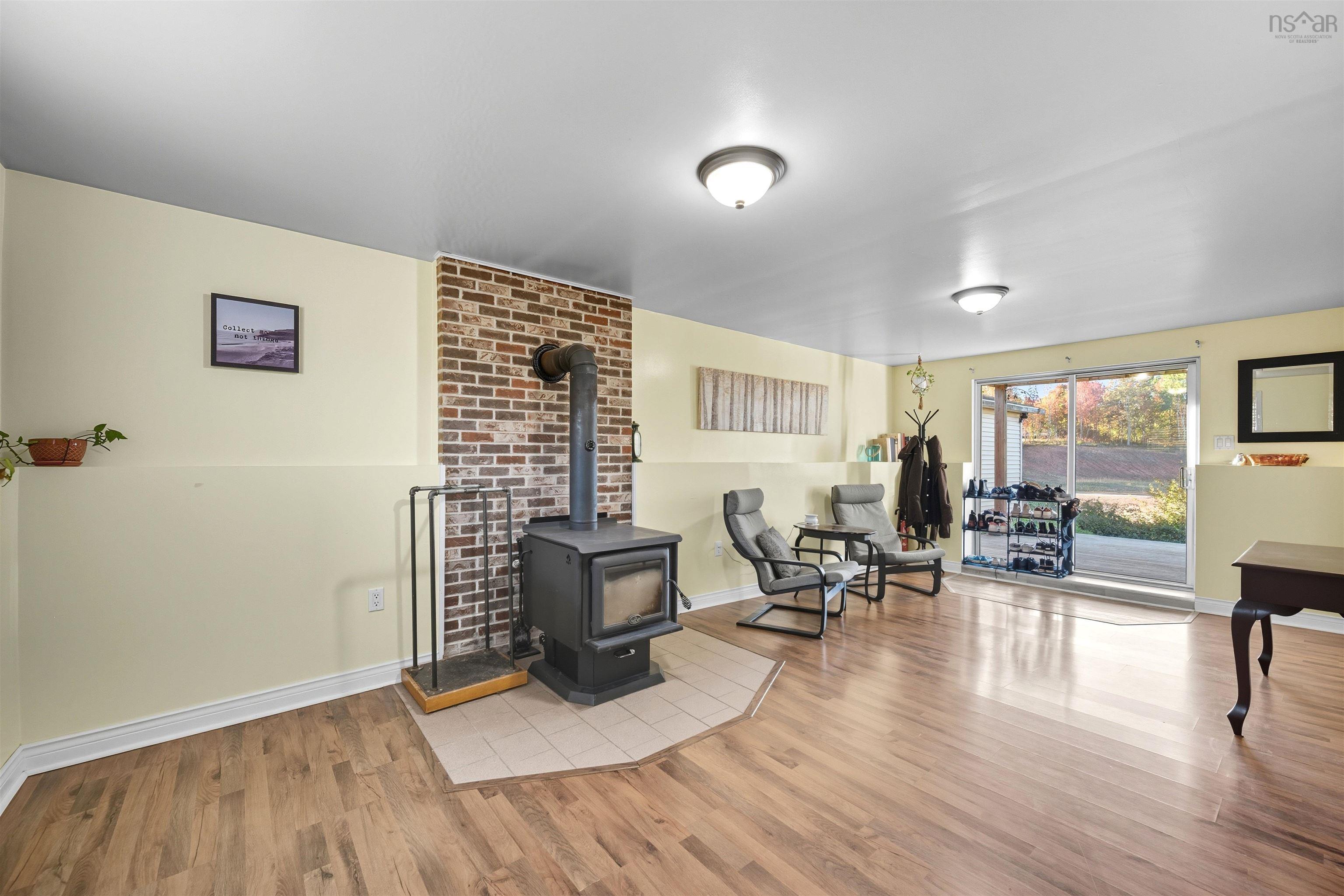 $425,000.00: 228 Falmouth Back Road, Falmouth