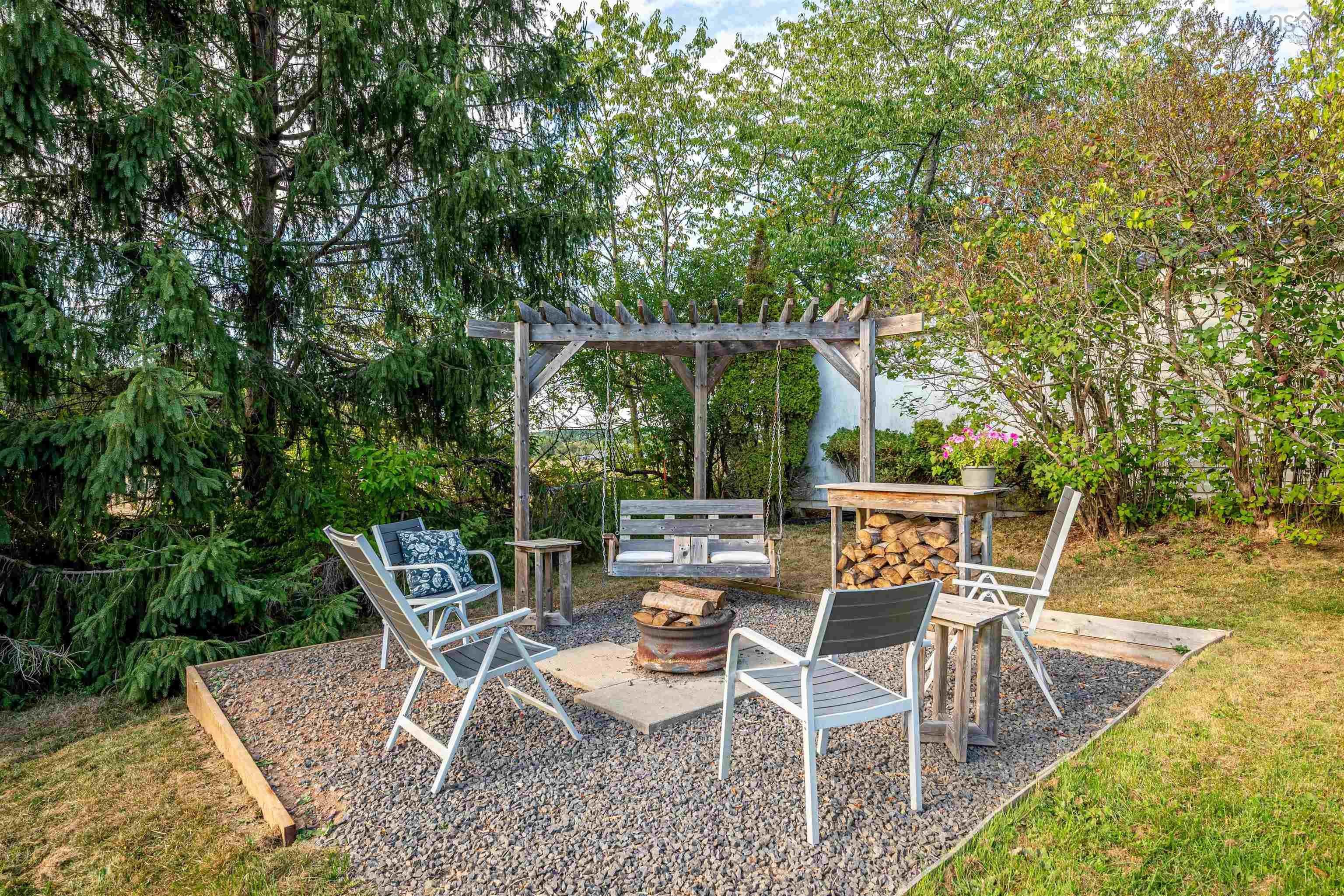 $425,000.00: 228 Falmouth Back Road, Falmouth