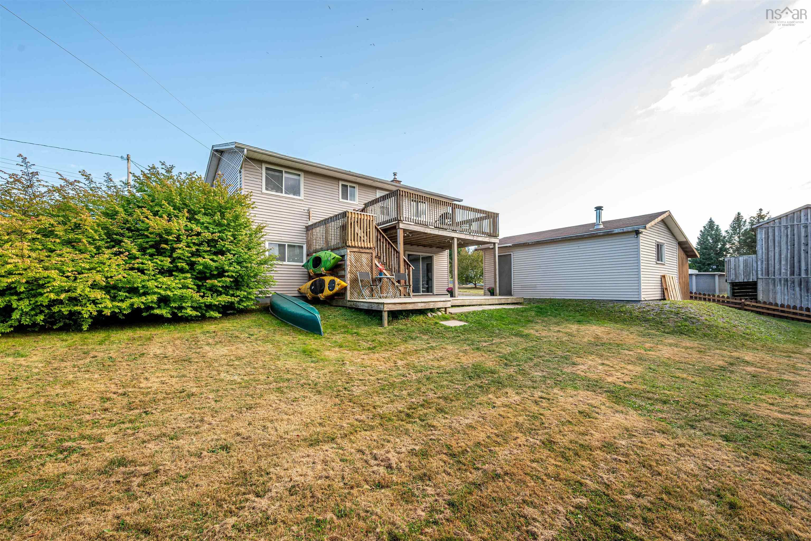 $425,000.00: 228 Falmouth Back Road, Falmouth