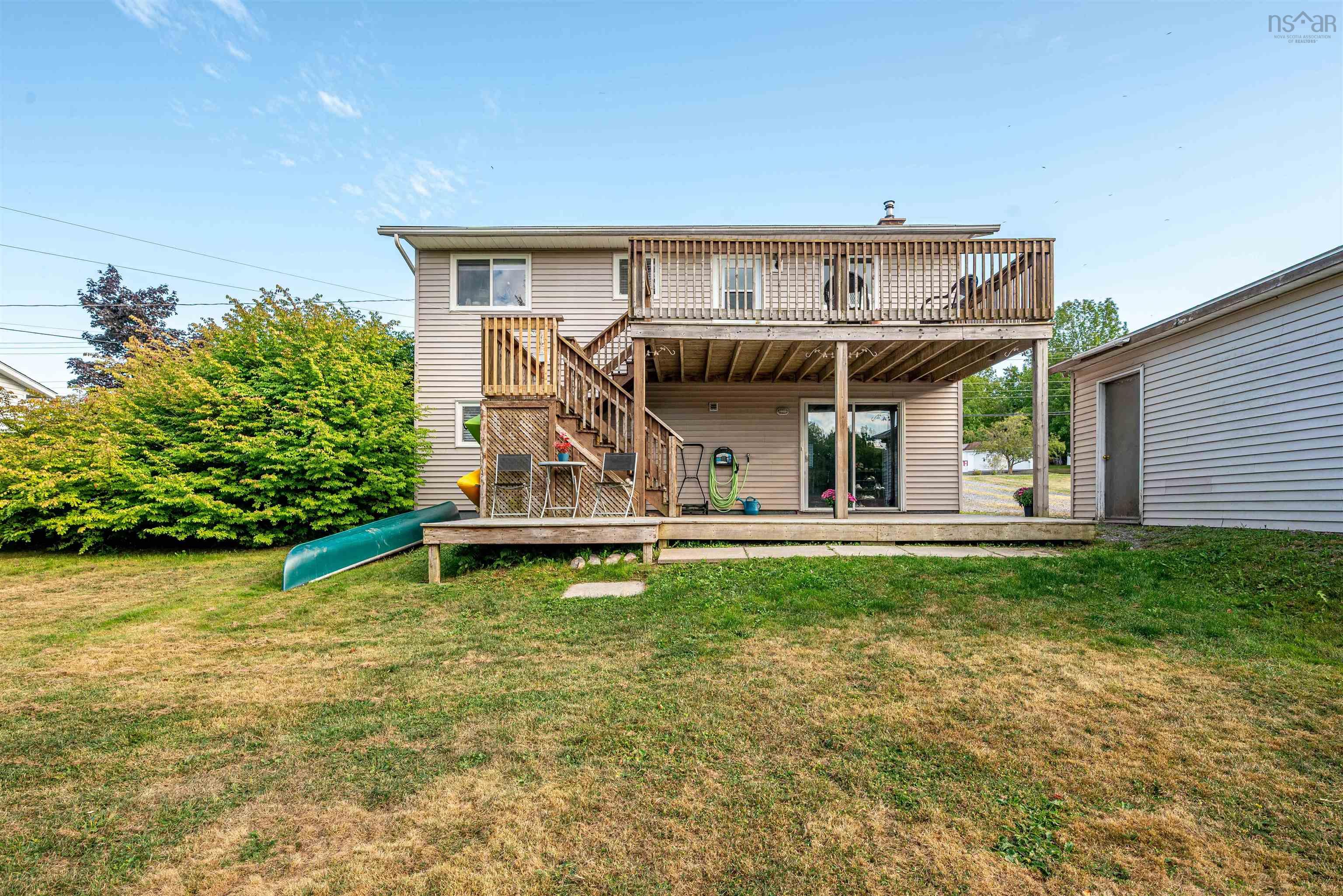 $425,000.00: 228 Falmouth Back Road, Falmouth