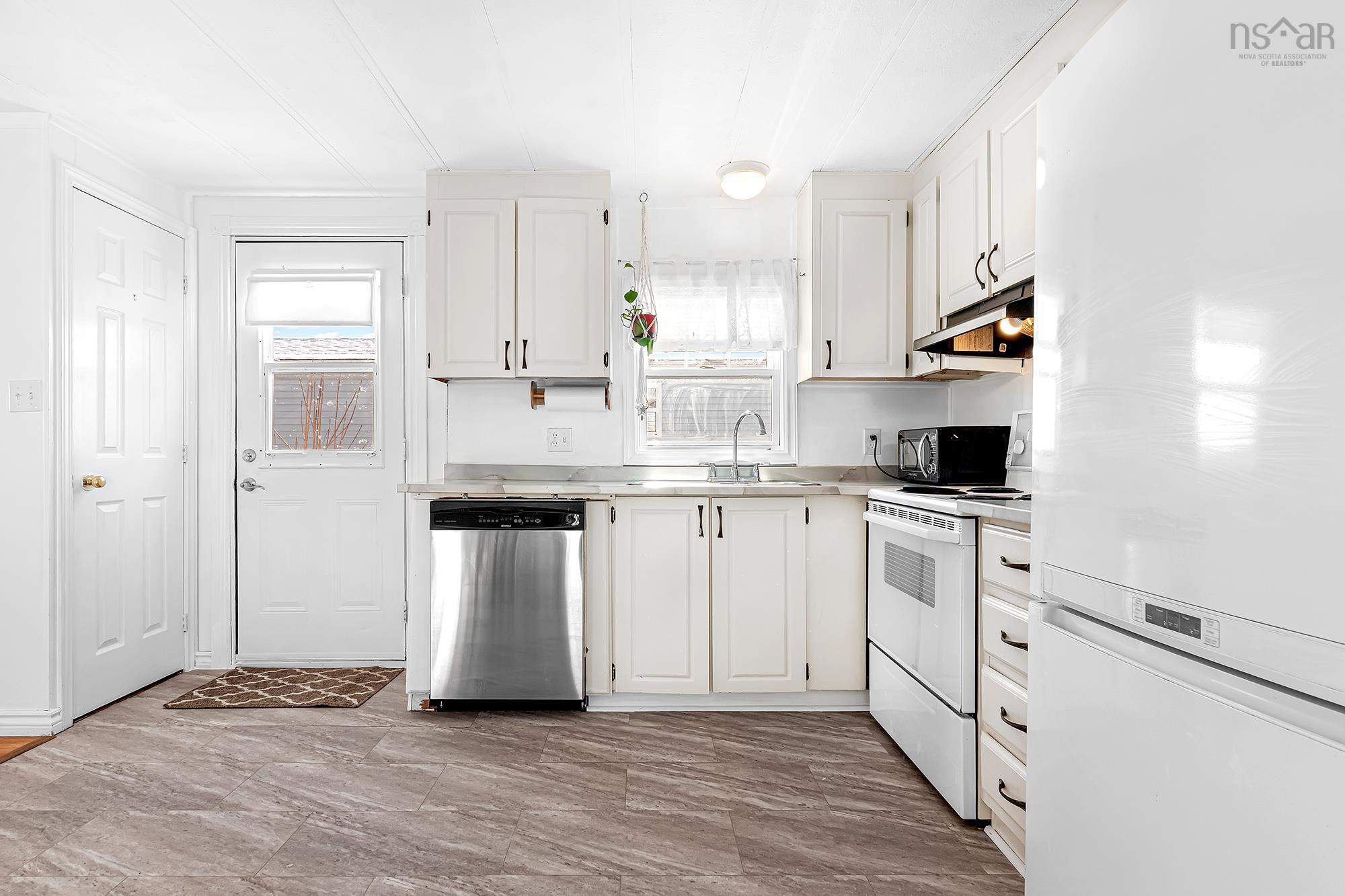 2 Cocoa Street, Dartmouth, NS (MLS 202529533)