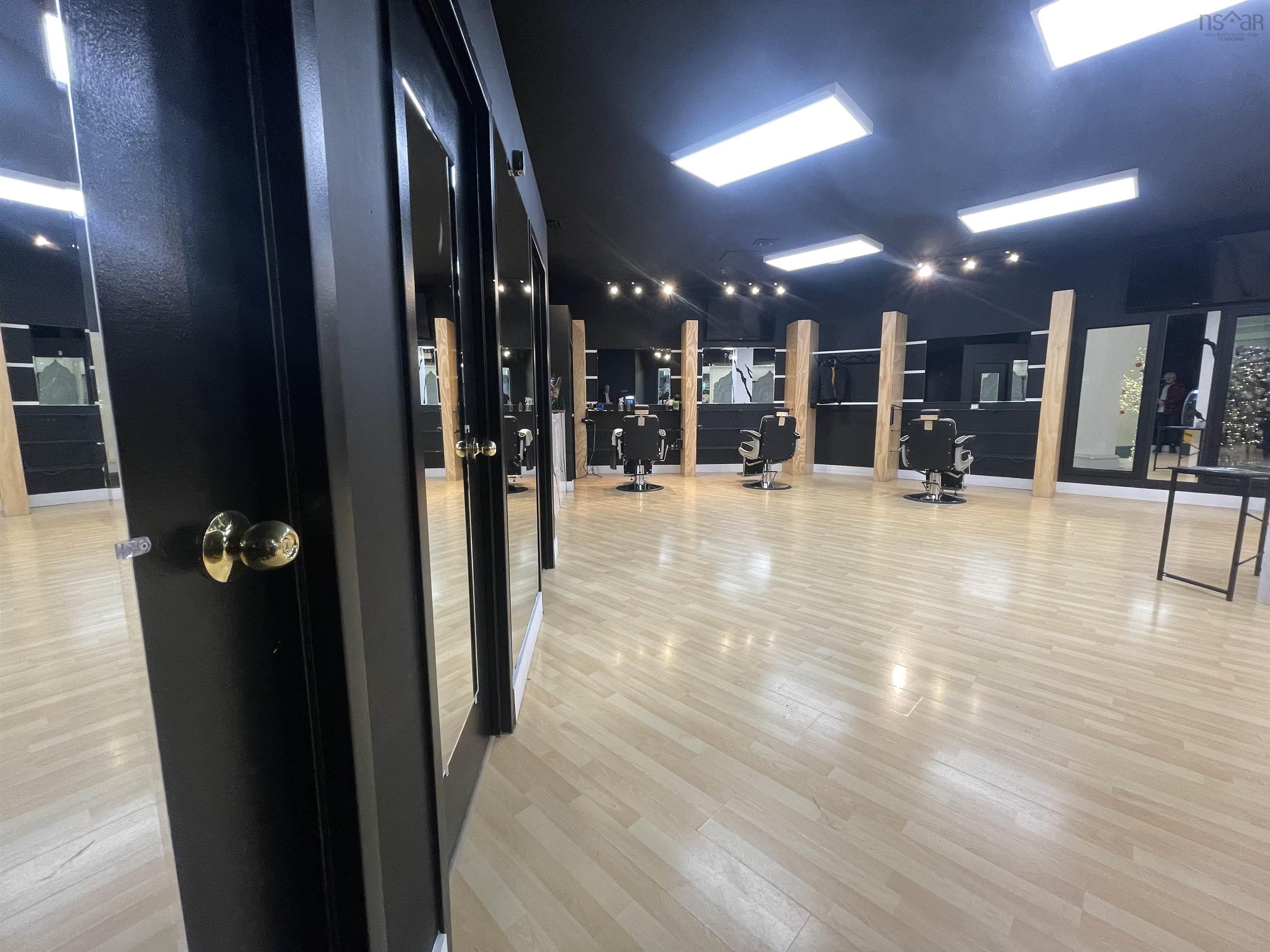 203 5640 Spring Garden Road, Halifax, NS (MLS 202529557)