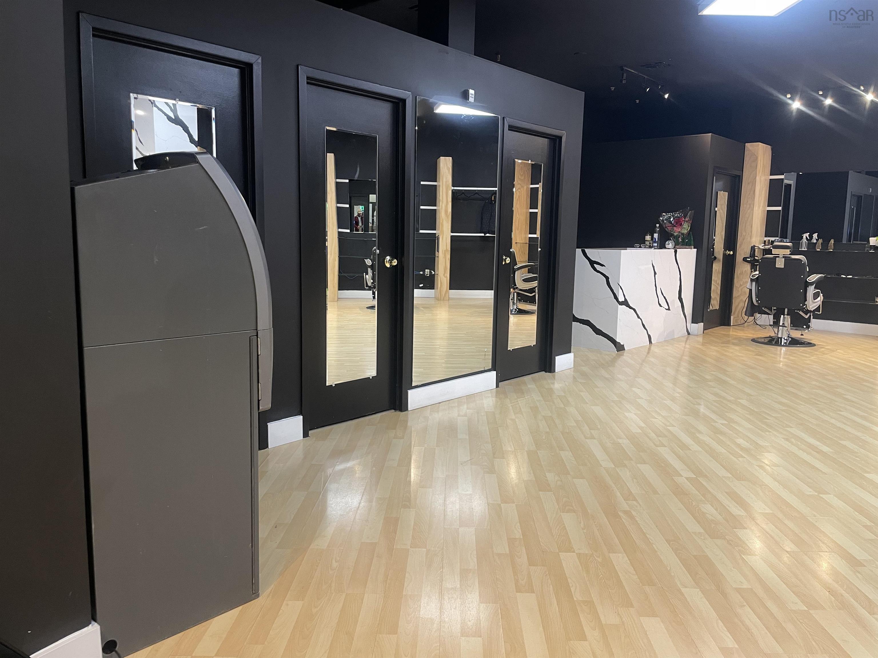 203 5640 Spring Garden Road, Halifax, NS (MLS 202529557)