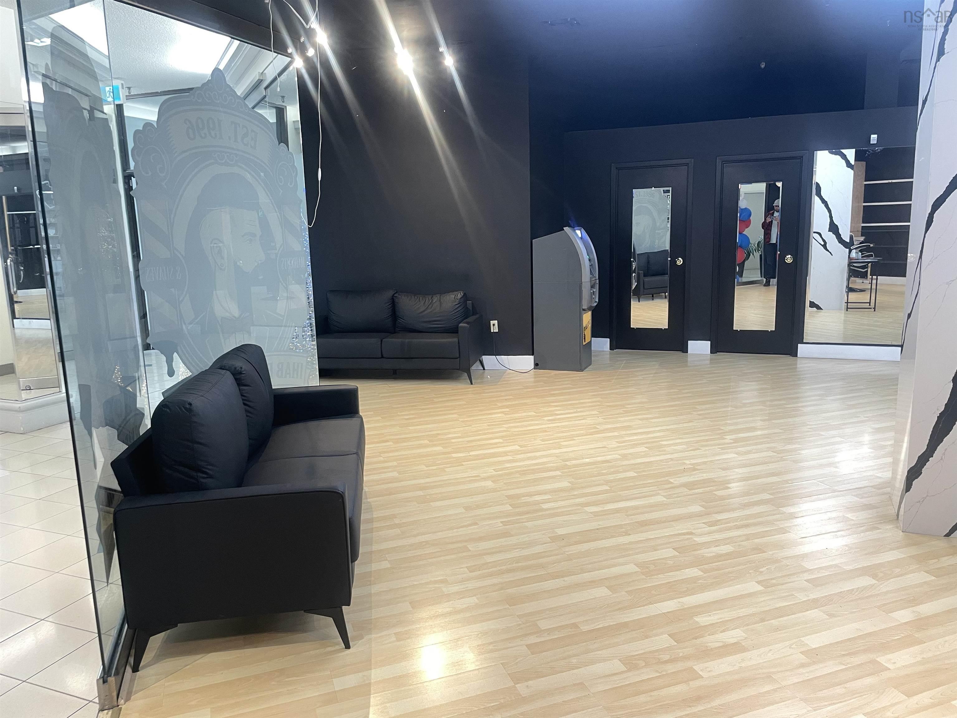 203 5640 Spring Garden Road, Halifax, NS (MLS 202529557)