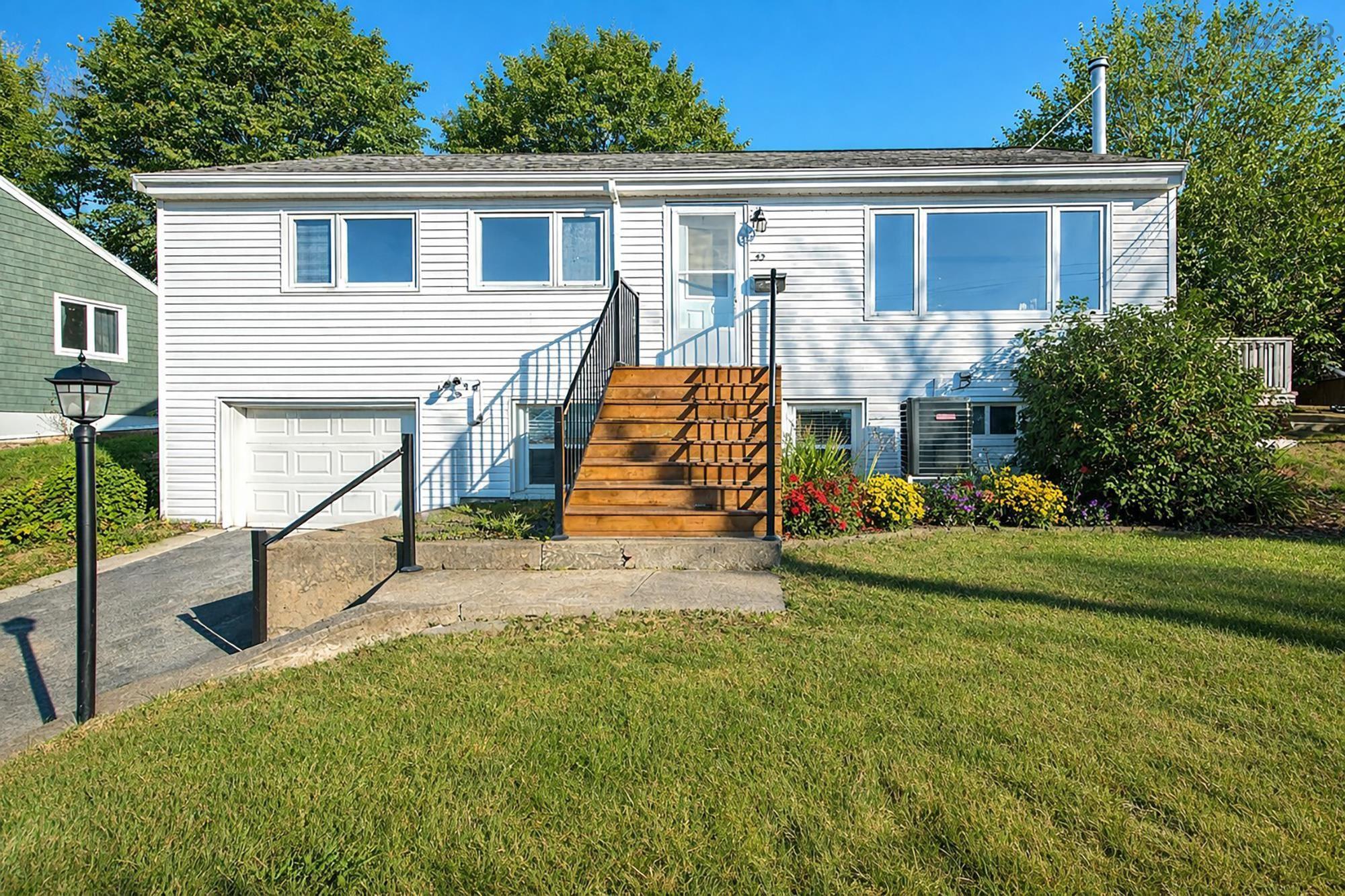 $584,900.00: 55 Helene Avenue, Dartmouth