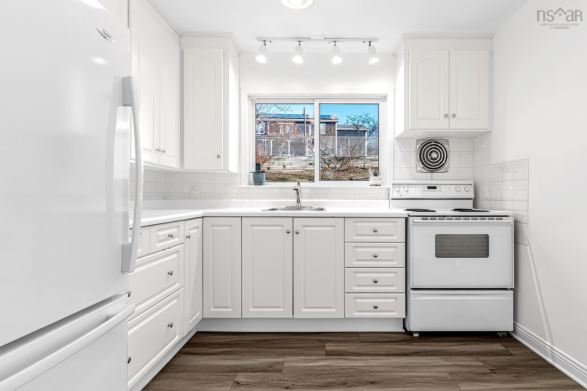 $584,900.00: 55 Helene Avenue, Dartmouth