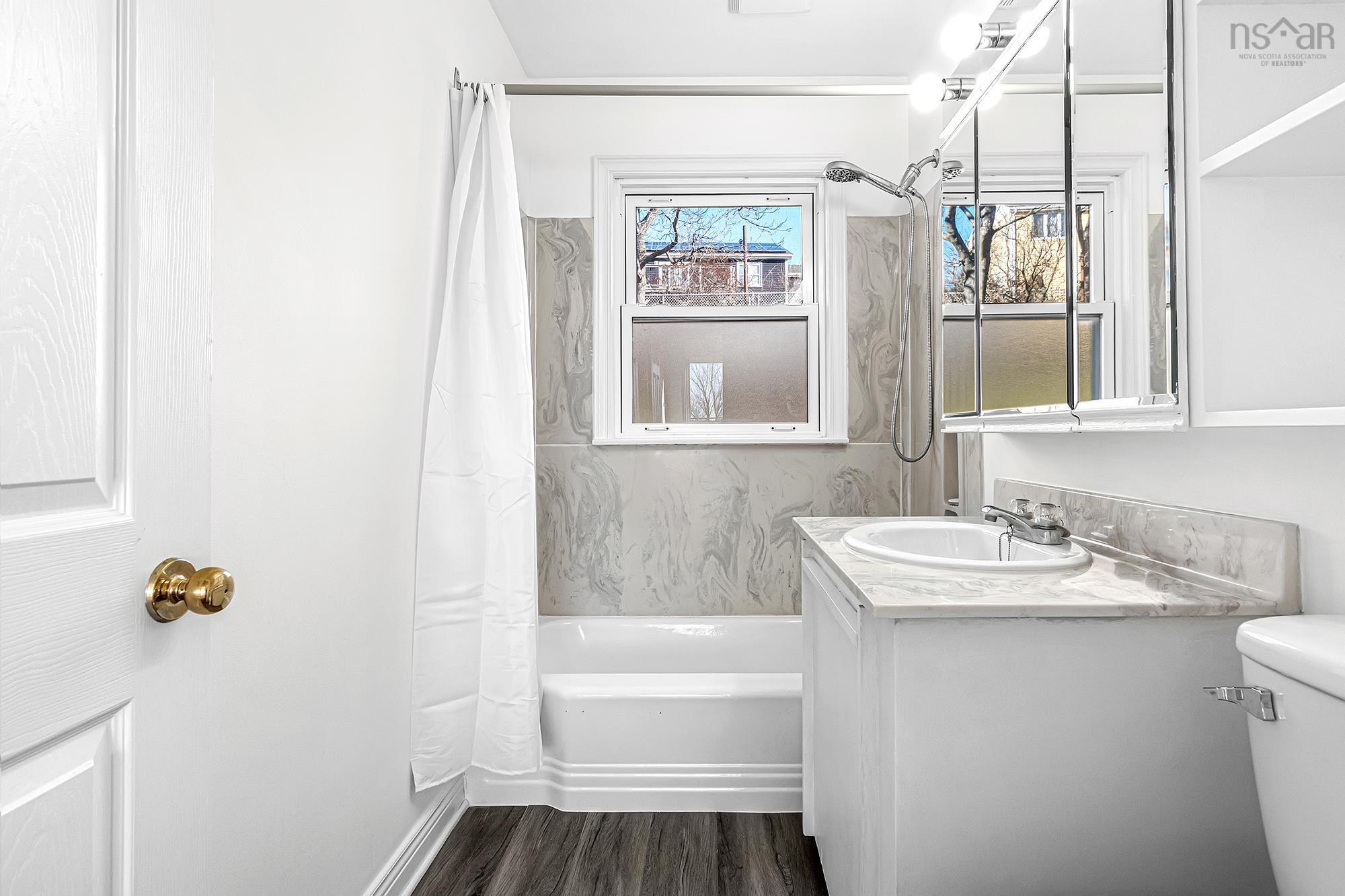 $584,900.00: 55 Helene Avenue, Dartmouth