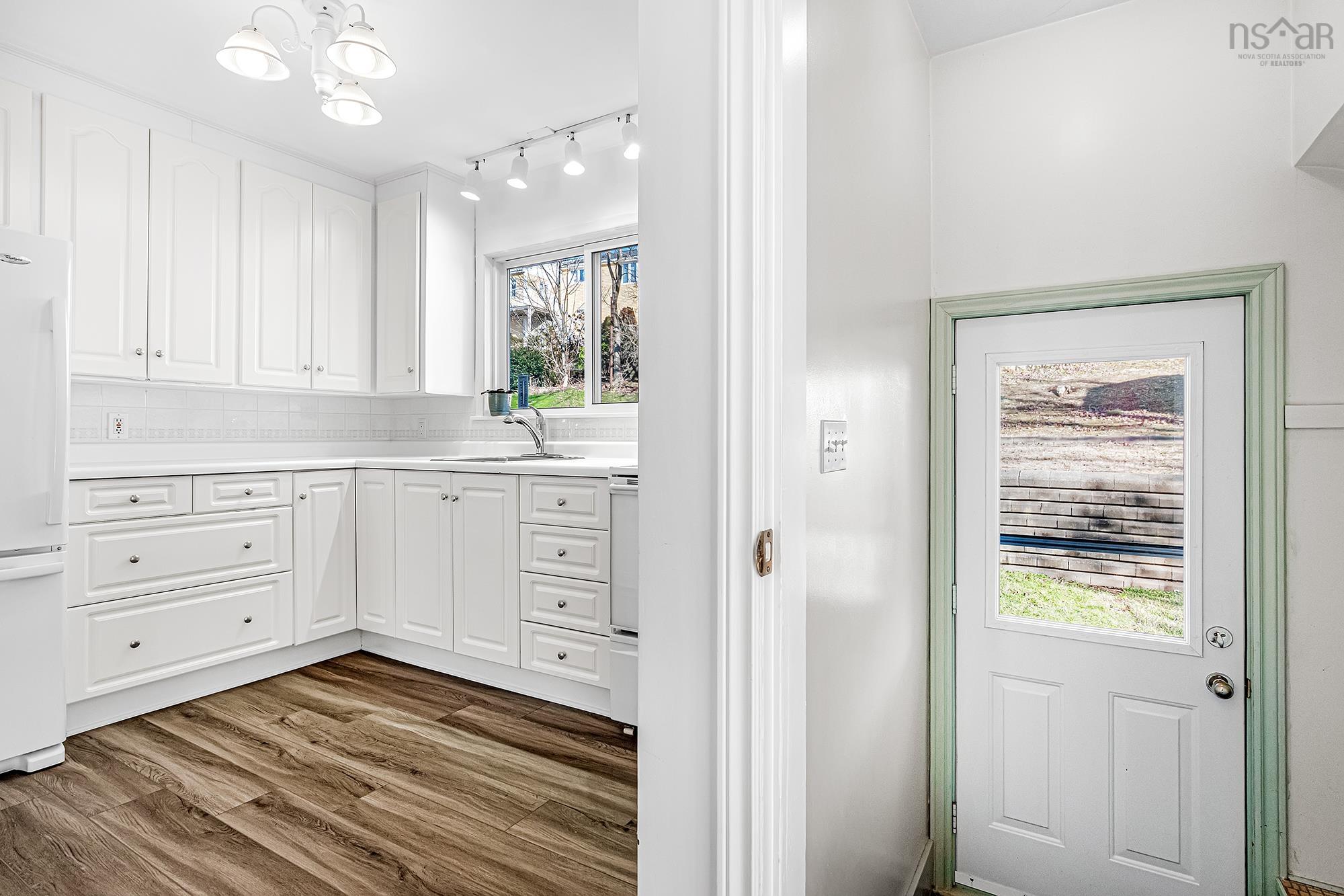 $584,900.00: 55 Helene Avenue, Dartmouth