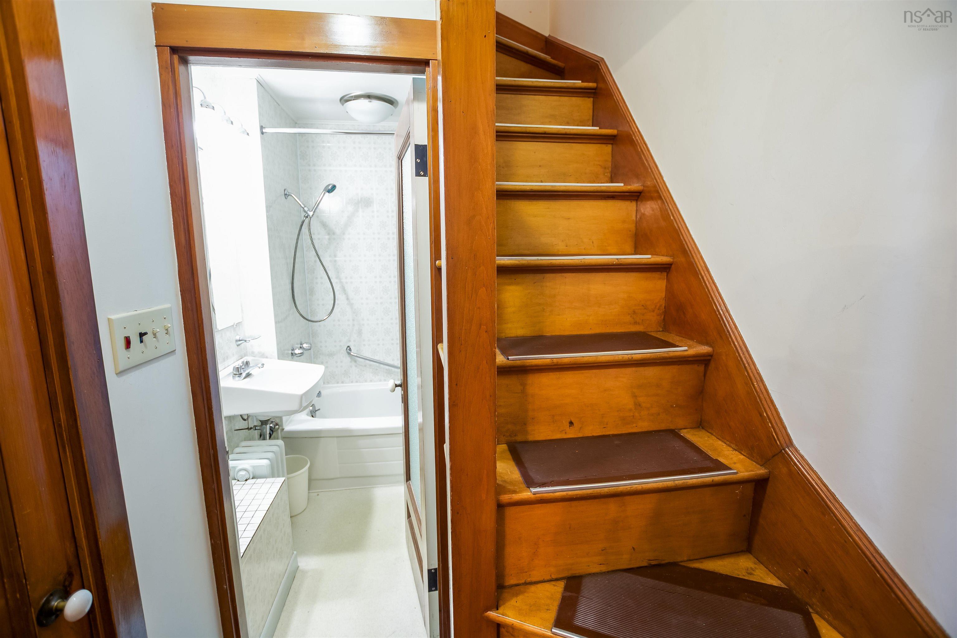 $297,500.00: 3152 Highway 1, Belliveaus Cove