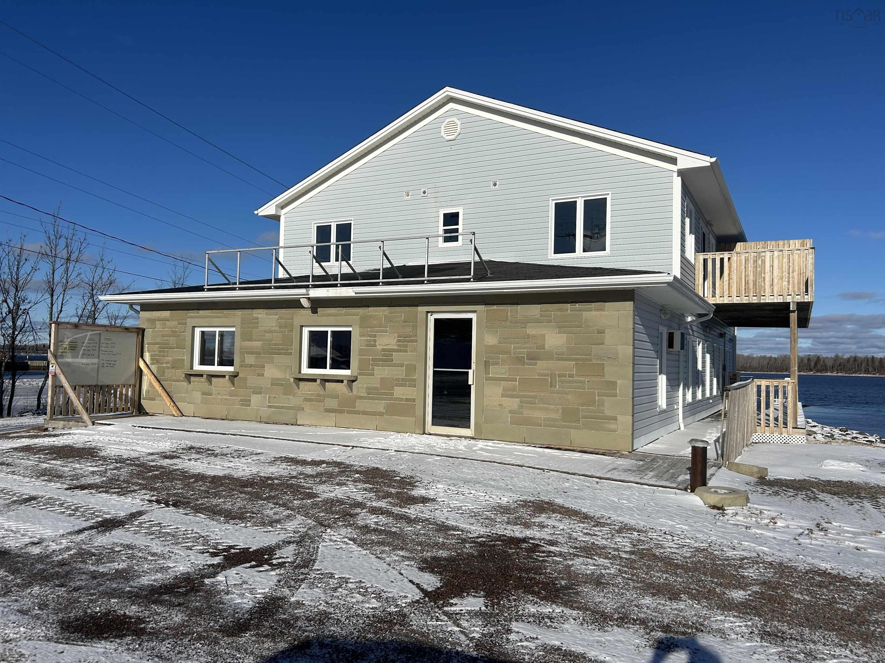 $750,000.00: 13953 Highway 6, Wallace