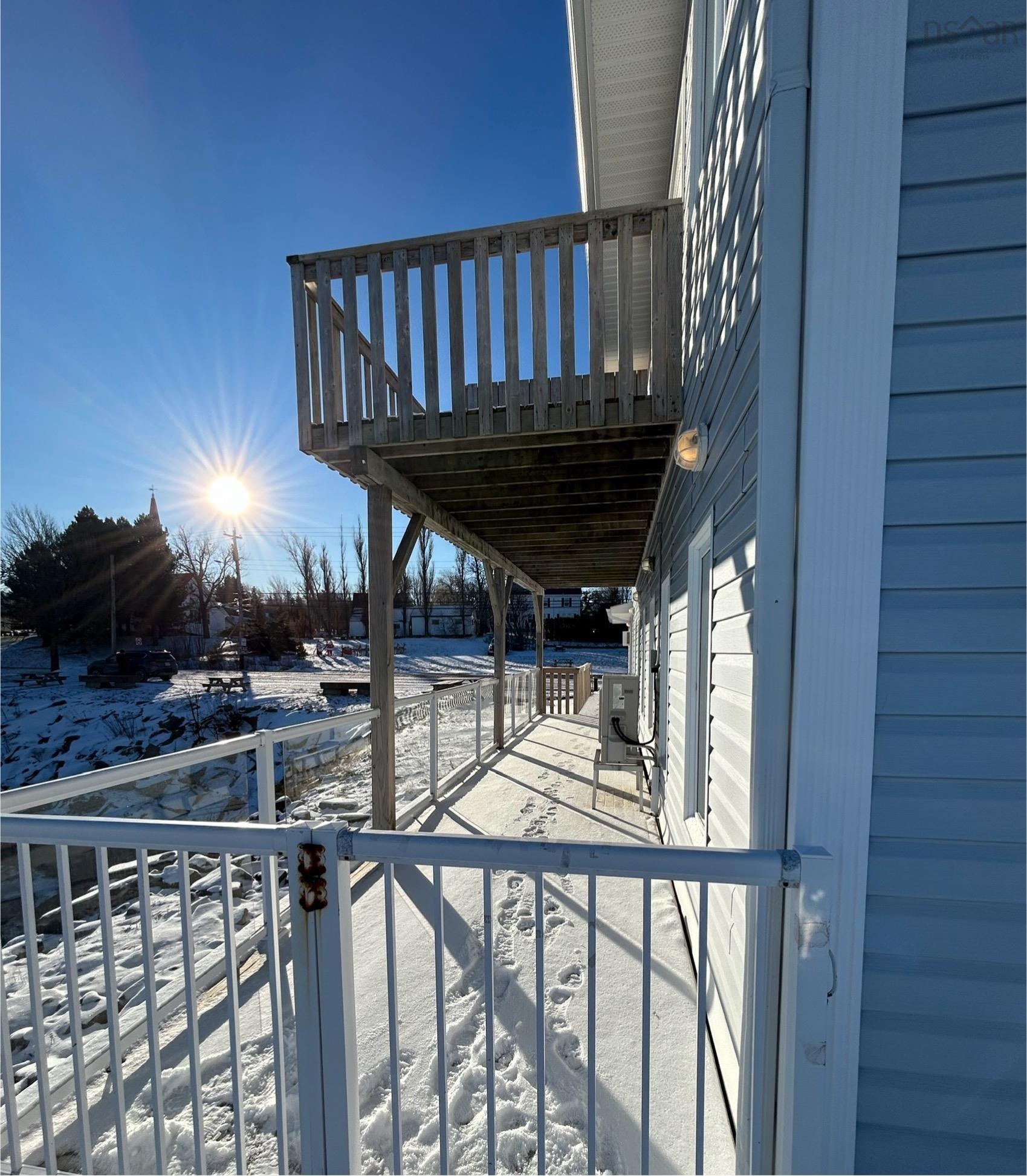 $750,000.00: 13953 Highway 6, Wallace