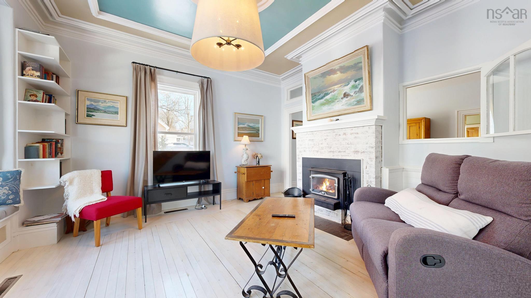 $467,900.00: 13 John Street, Shelburne