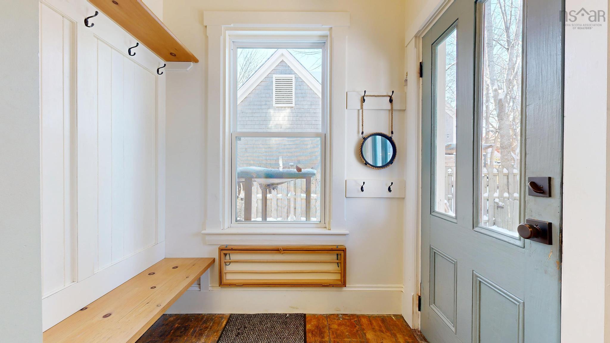 $467,900.00: 13 John Street, Shelburne