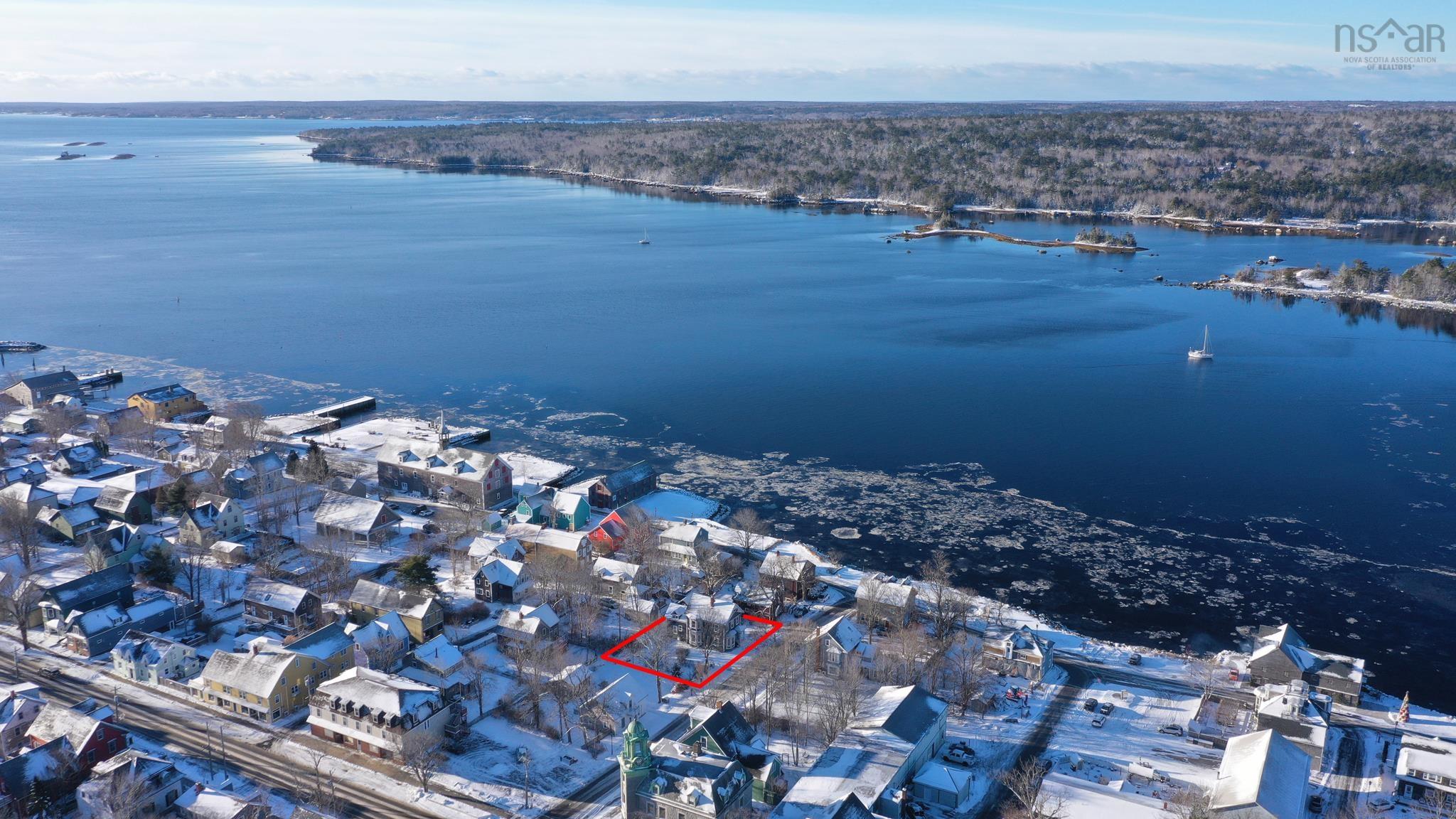 $467,900.00: 13 John Street, Shelburne