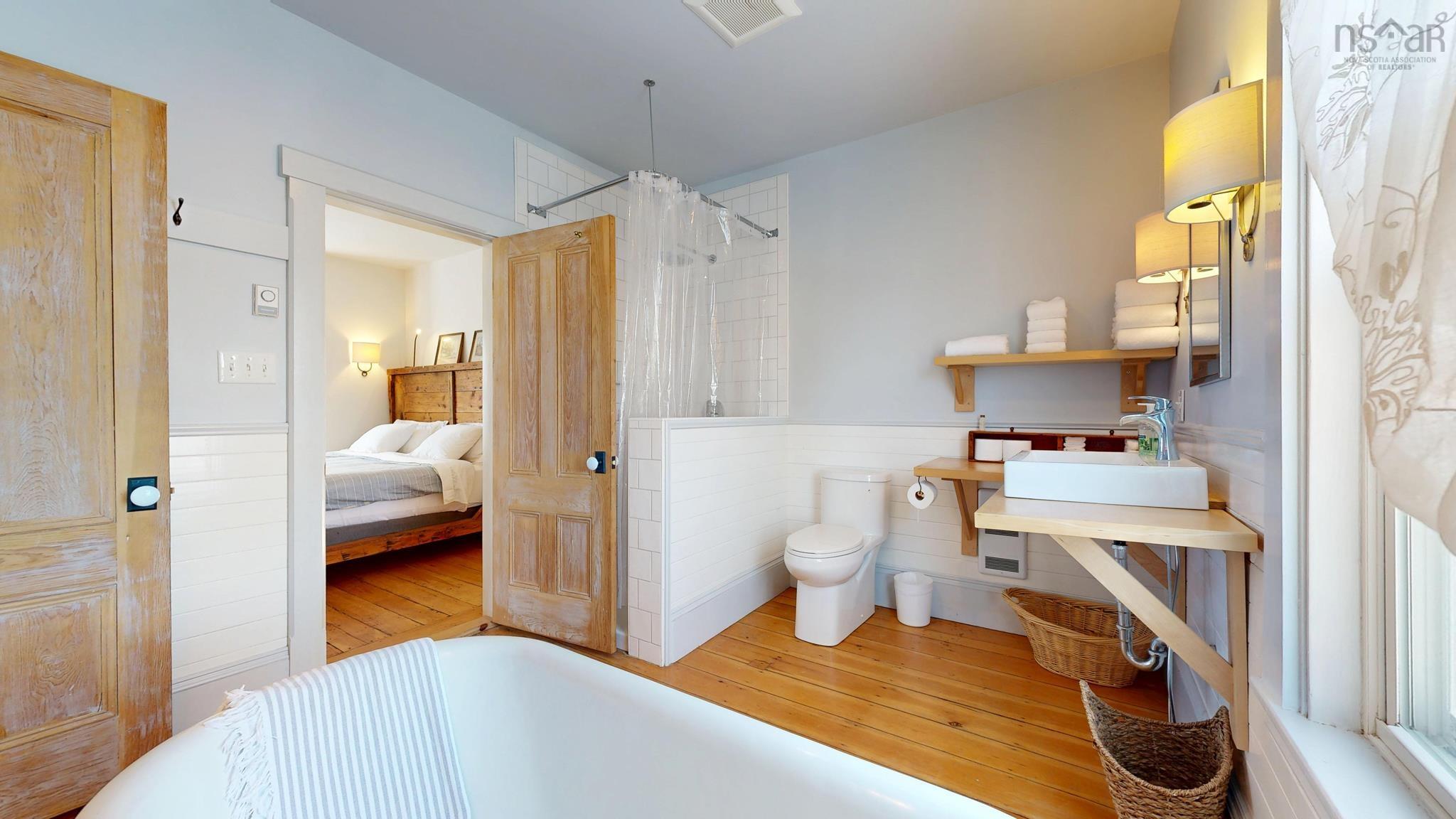 $467,900.00: 13 John Street, Shelburne