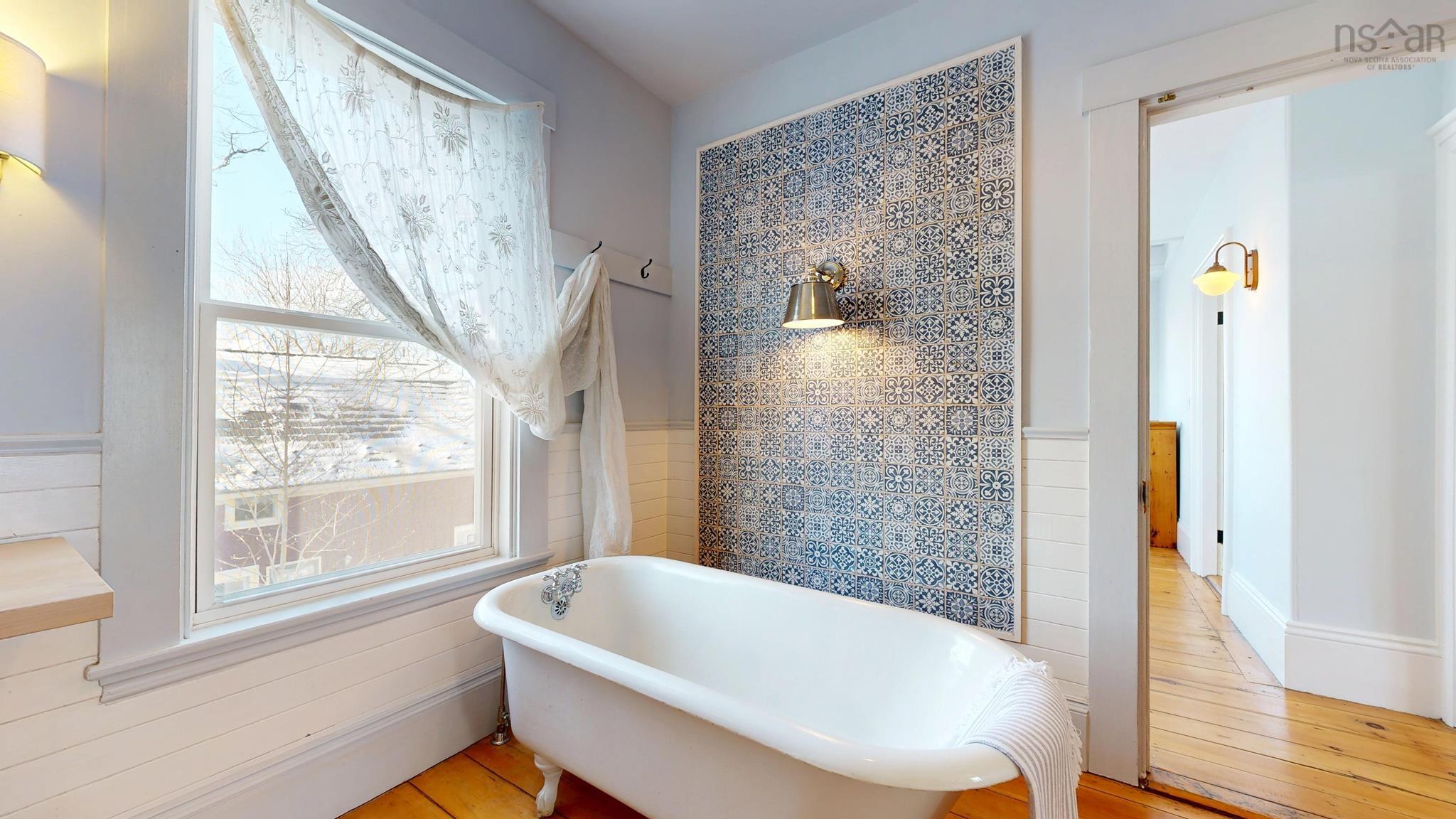 $467,900.00: 13 John Street, Shelburne