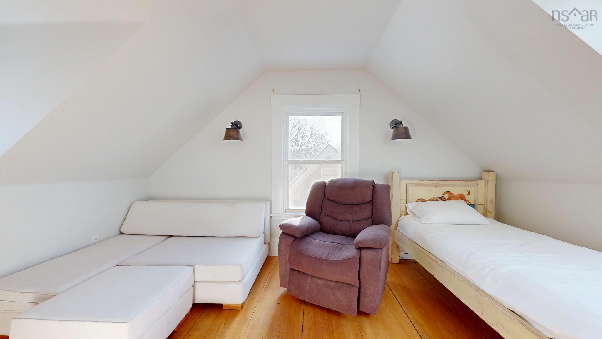 $467,900.00: 13 John Street, Shelburne