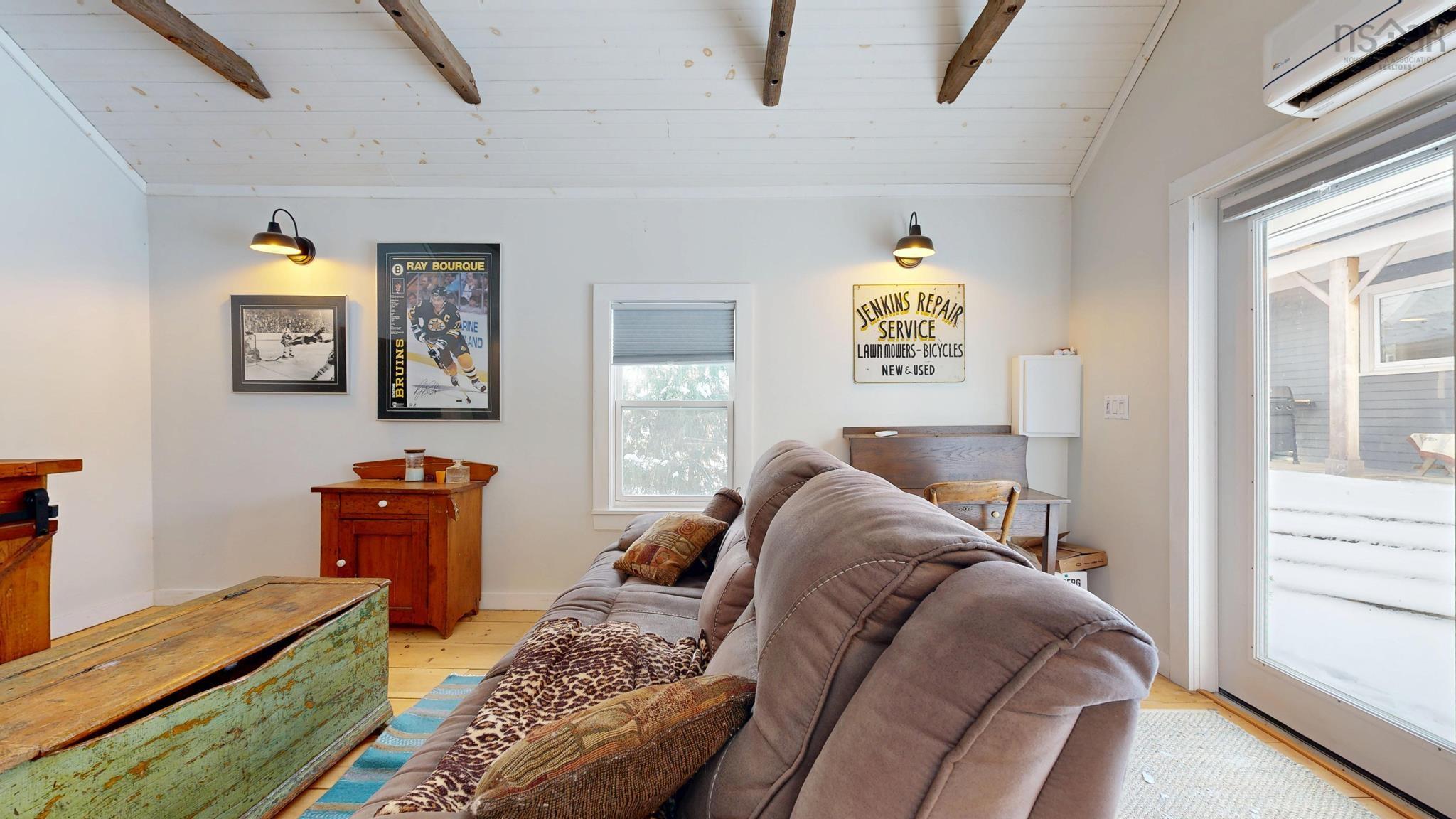 $467,900.00: 13 John Street, Shelburne