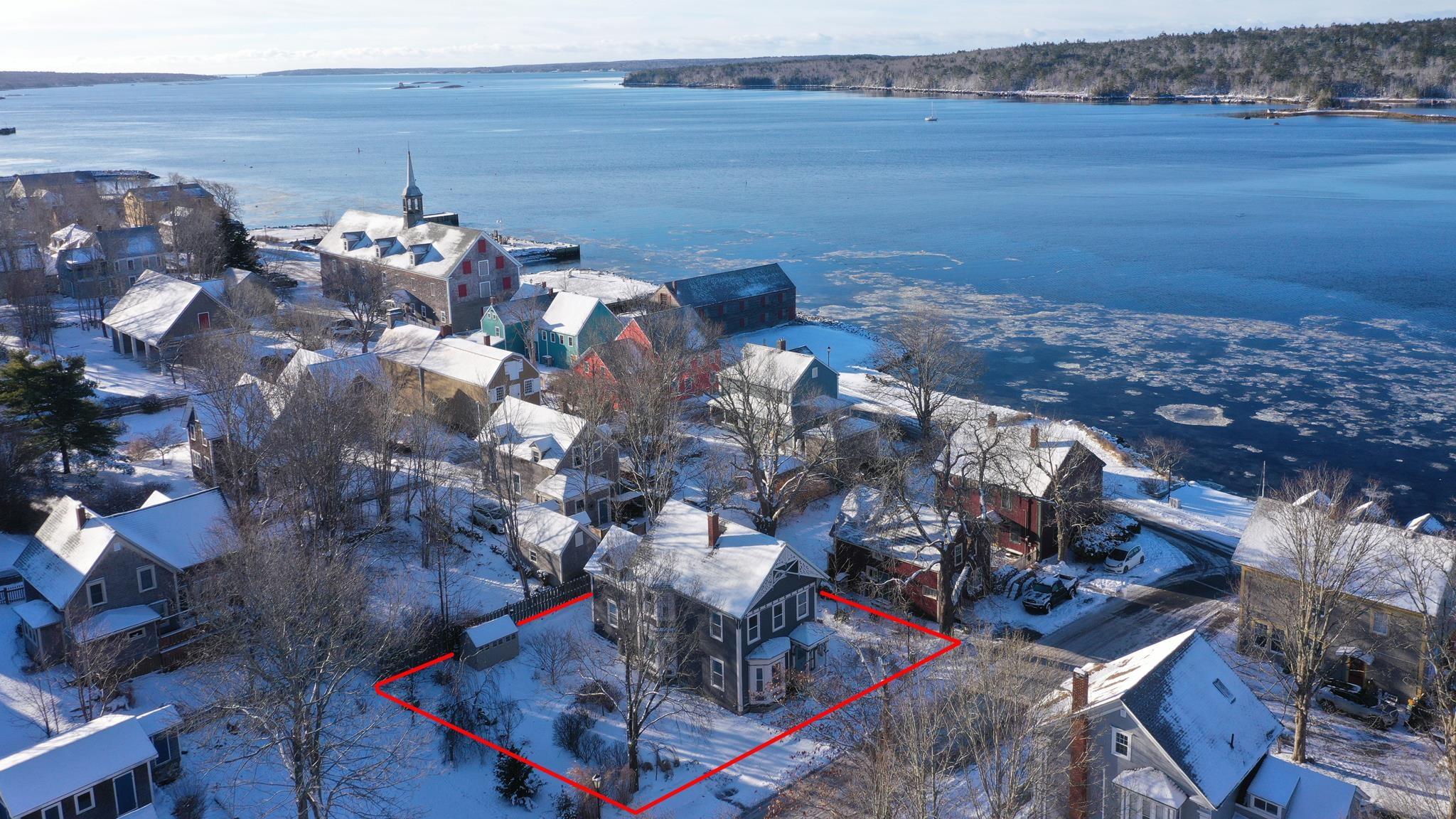 $467,900.00: 13 John Street, Shelburne