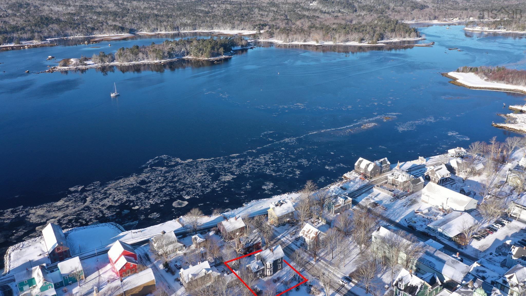 $467,900.00: 13 John Street, Shelburne