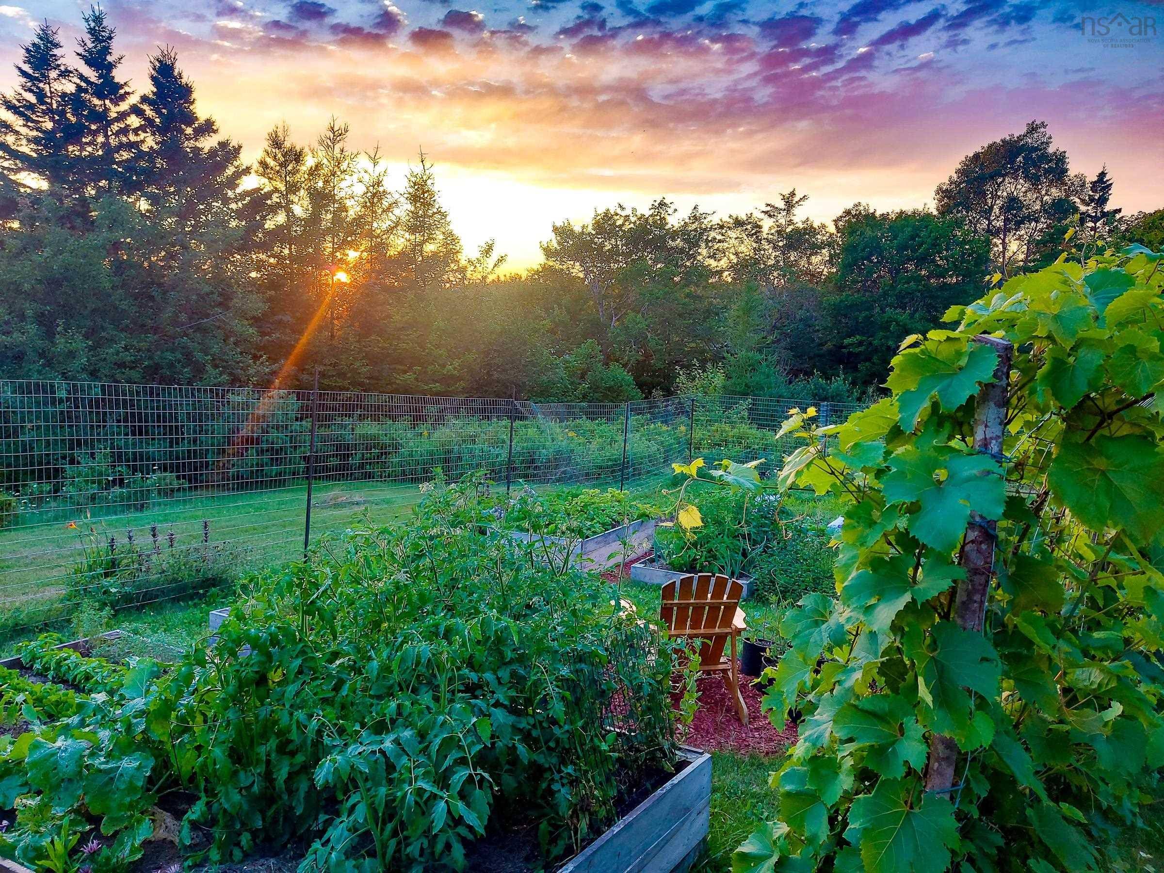 $460,000.00: 7056 Highway 329, East River Point