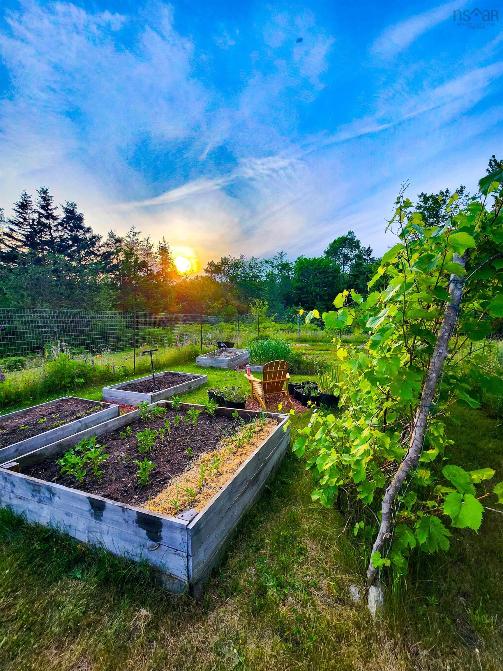 $460,000.00: 7056 Highway 329, East River Point