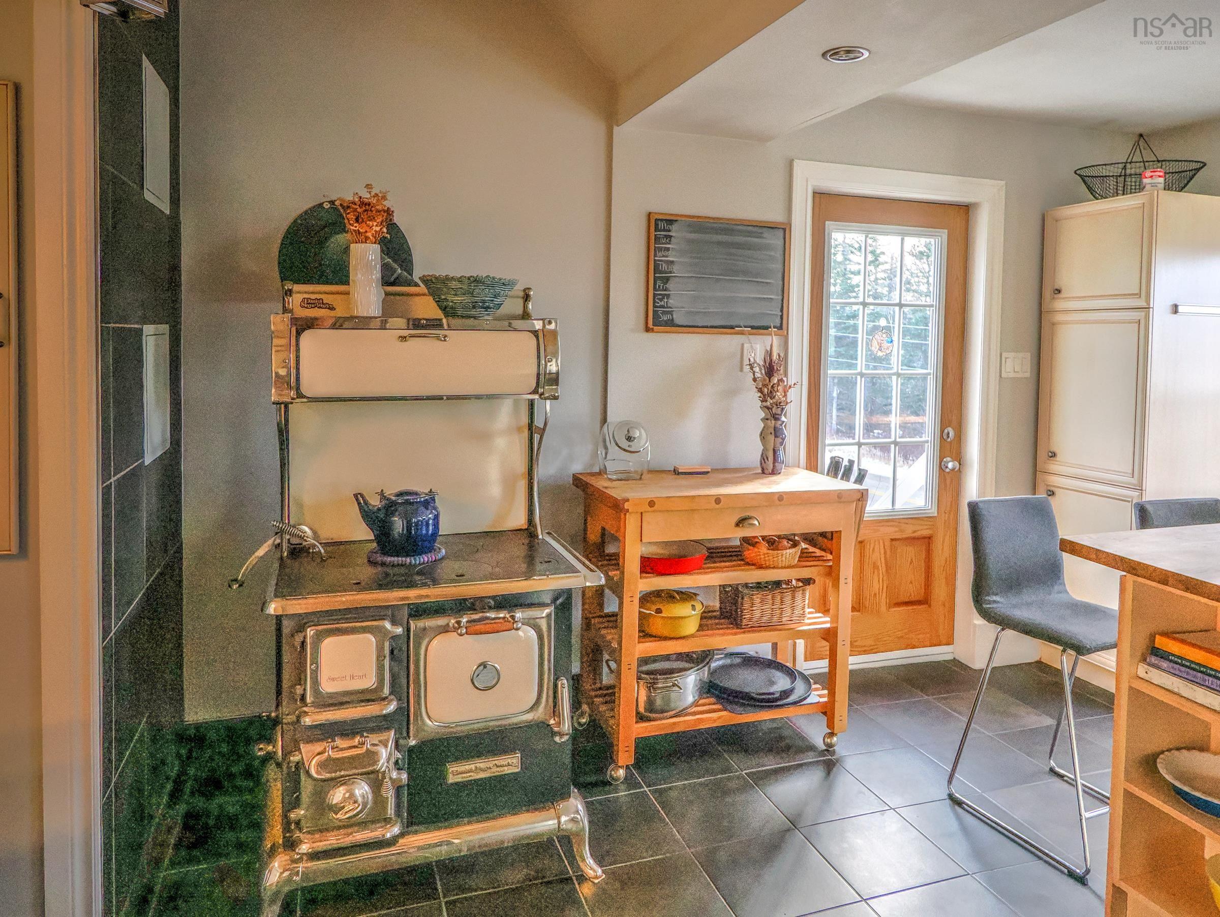 $460,000.00: 7056 Highway 329, East River Point