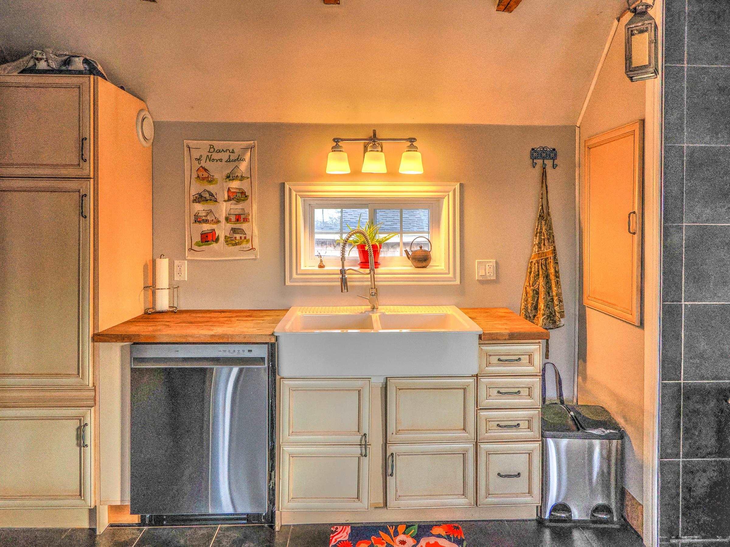 $460,000.00: 7056 Highway 329, East River Point