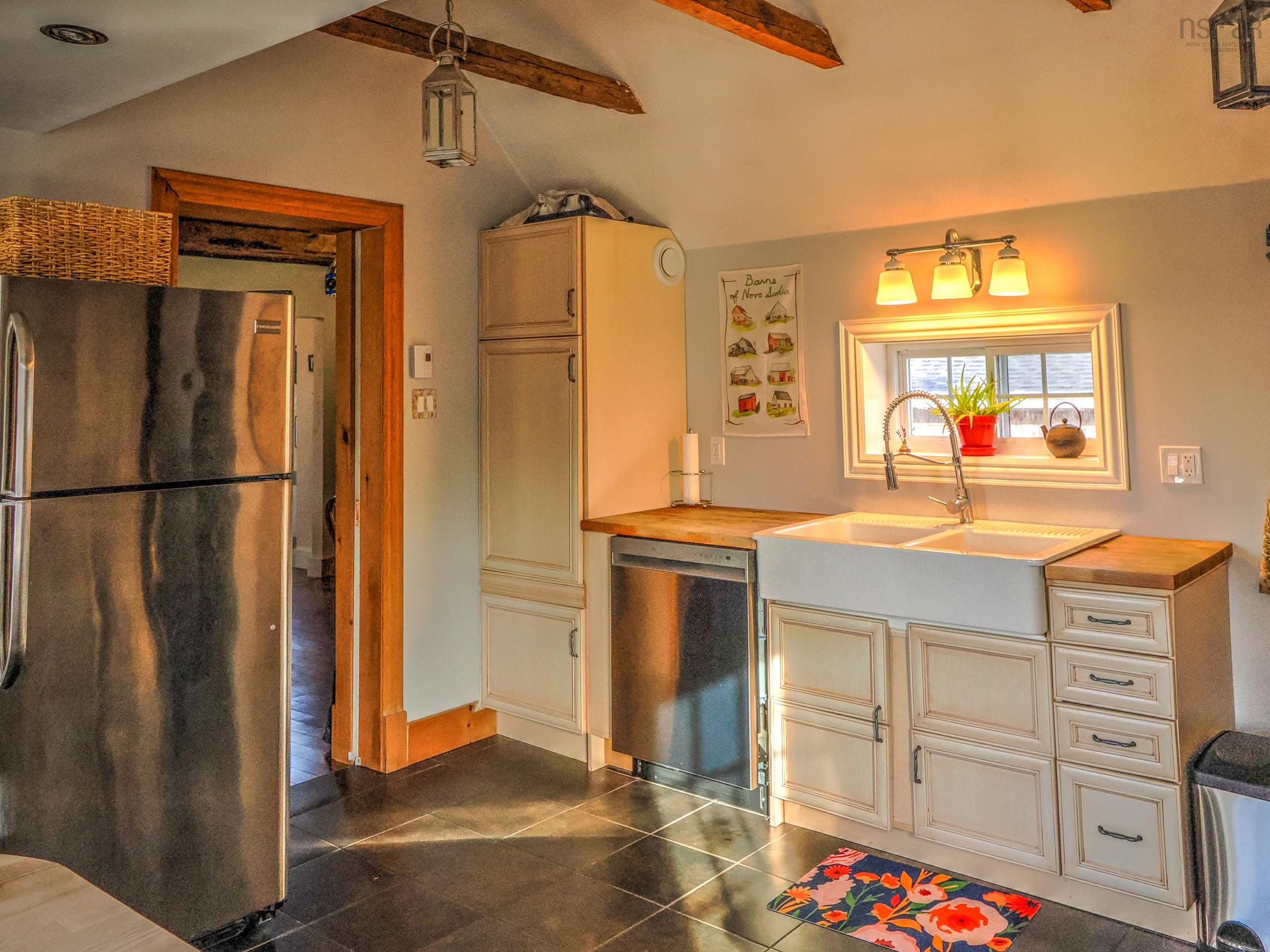 $460,000.00: 7056 Highway 329, East River Point