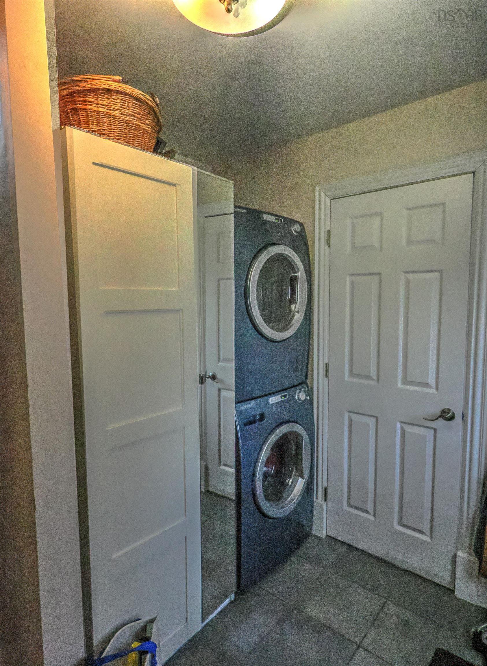 $460,000.00: 7056 Highway 329, East River Point