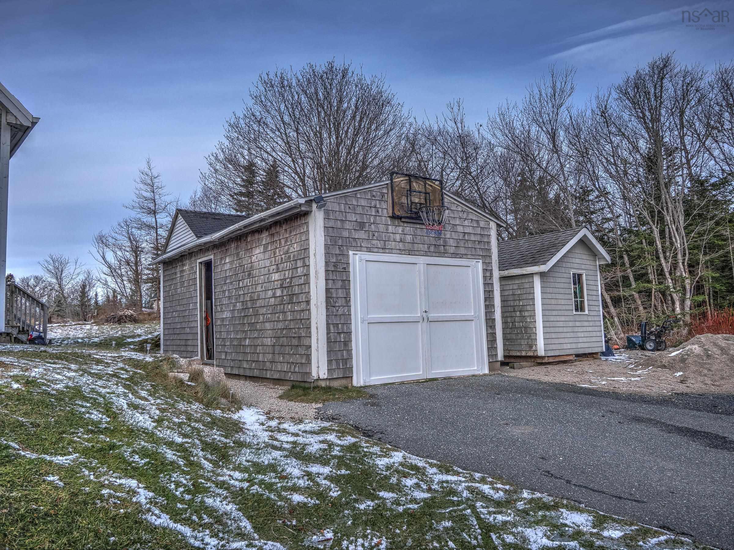 $460,000.00: 7056 Highway 329, East River Point