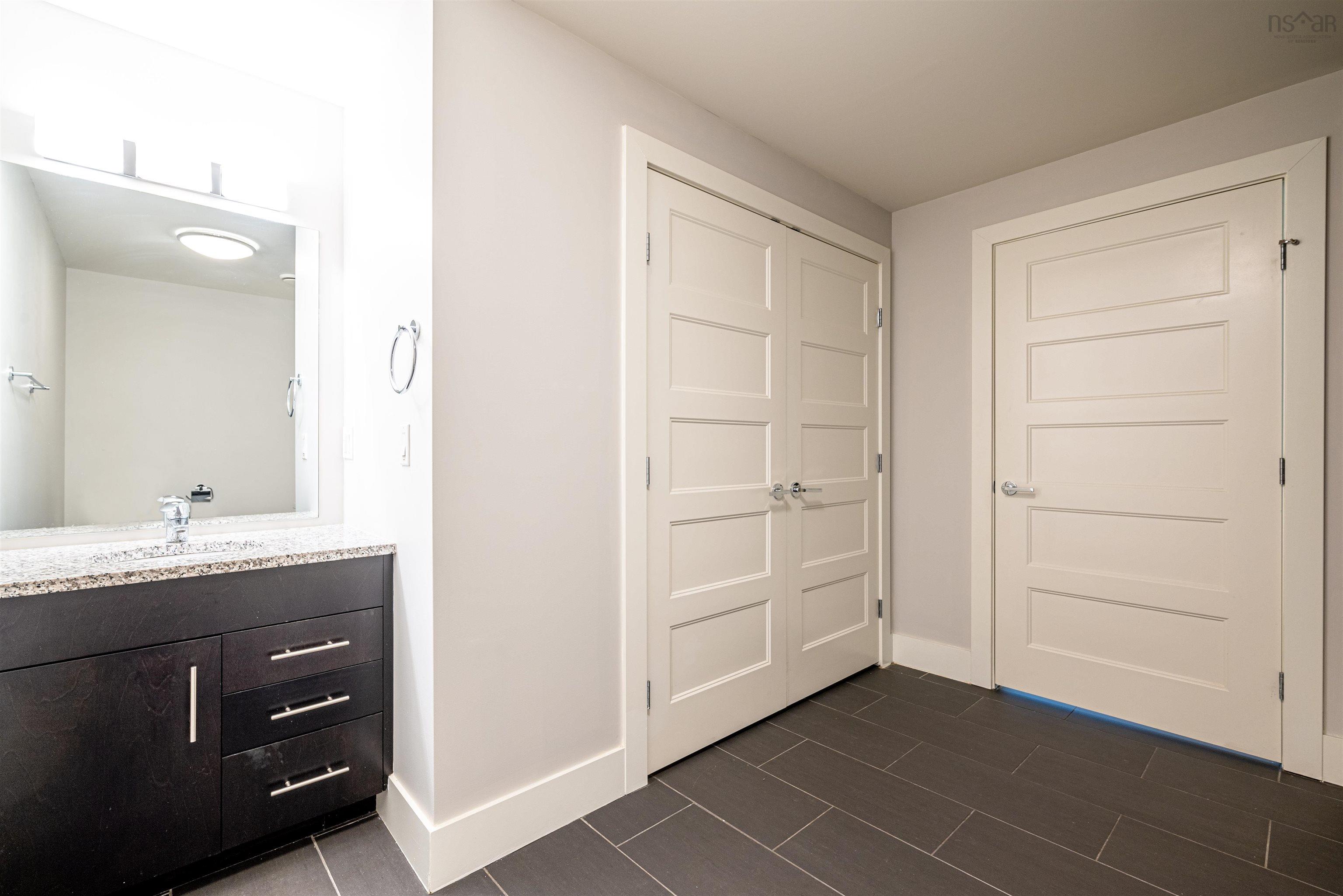 $450,000.00: 208 15 Kings Wharf Place, Dartmouth