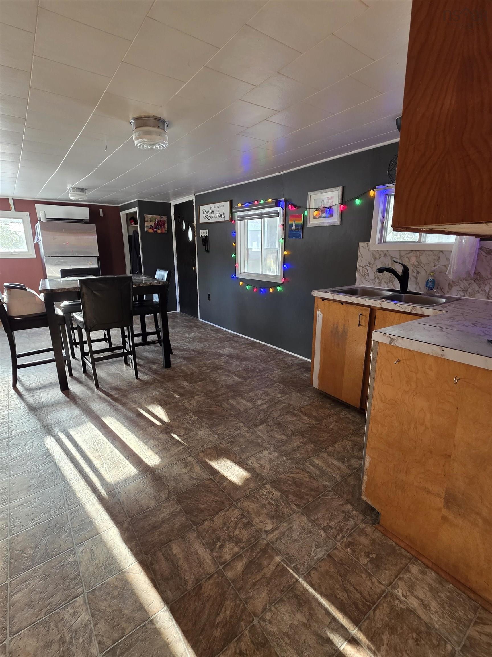 $297,500.00: 205 Hodgson