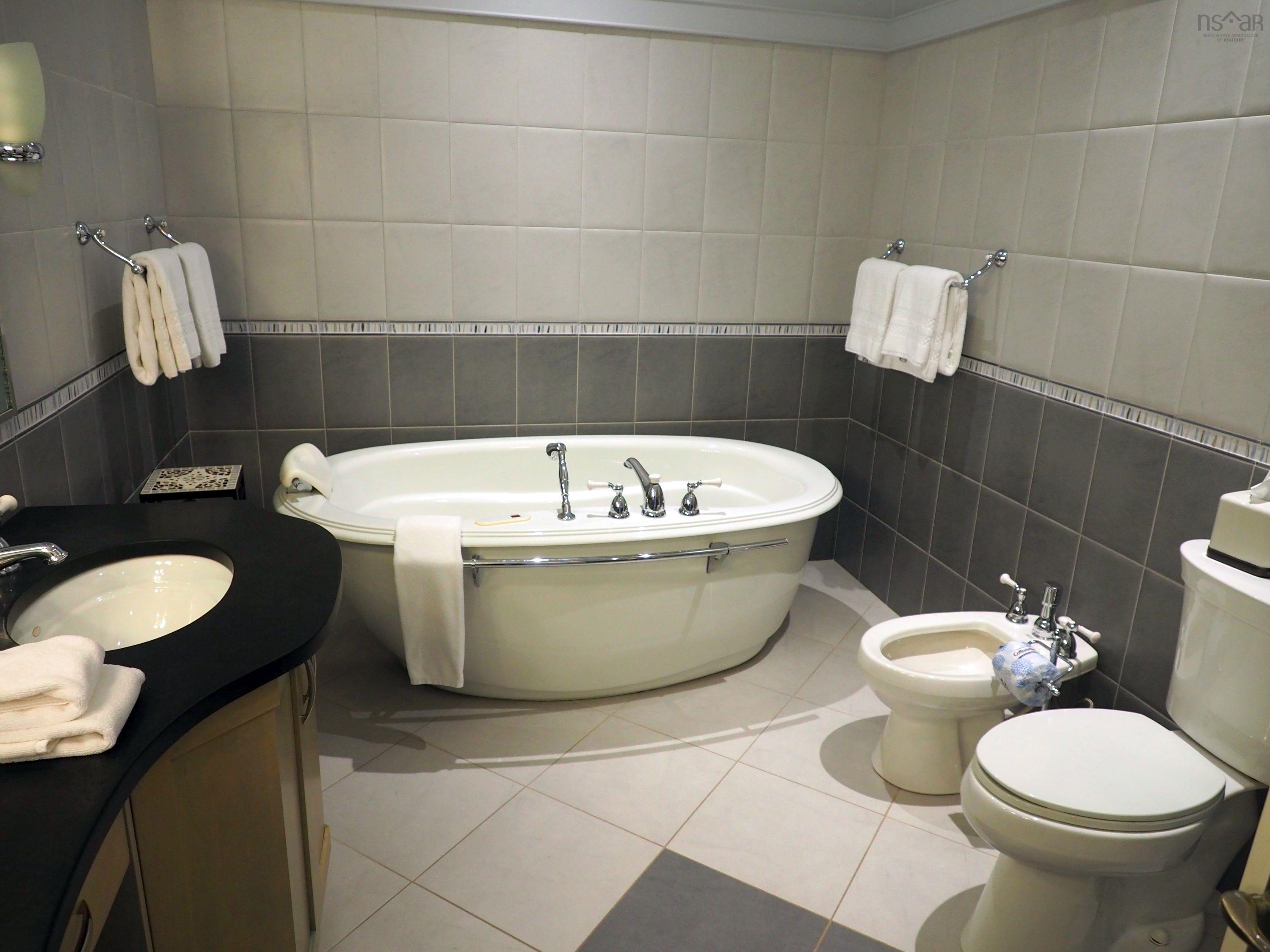 $329,900.00: 153D Harbourside Drive, Fox Harbour