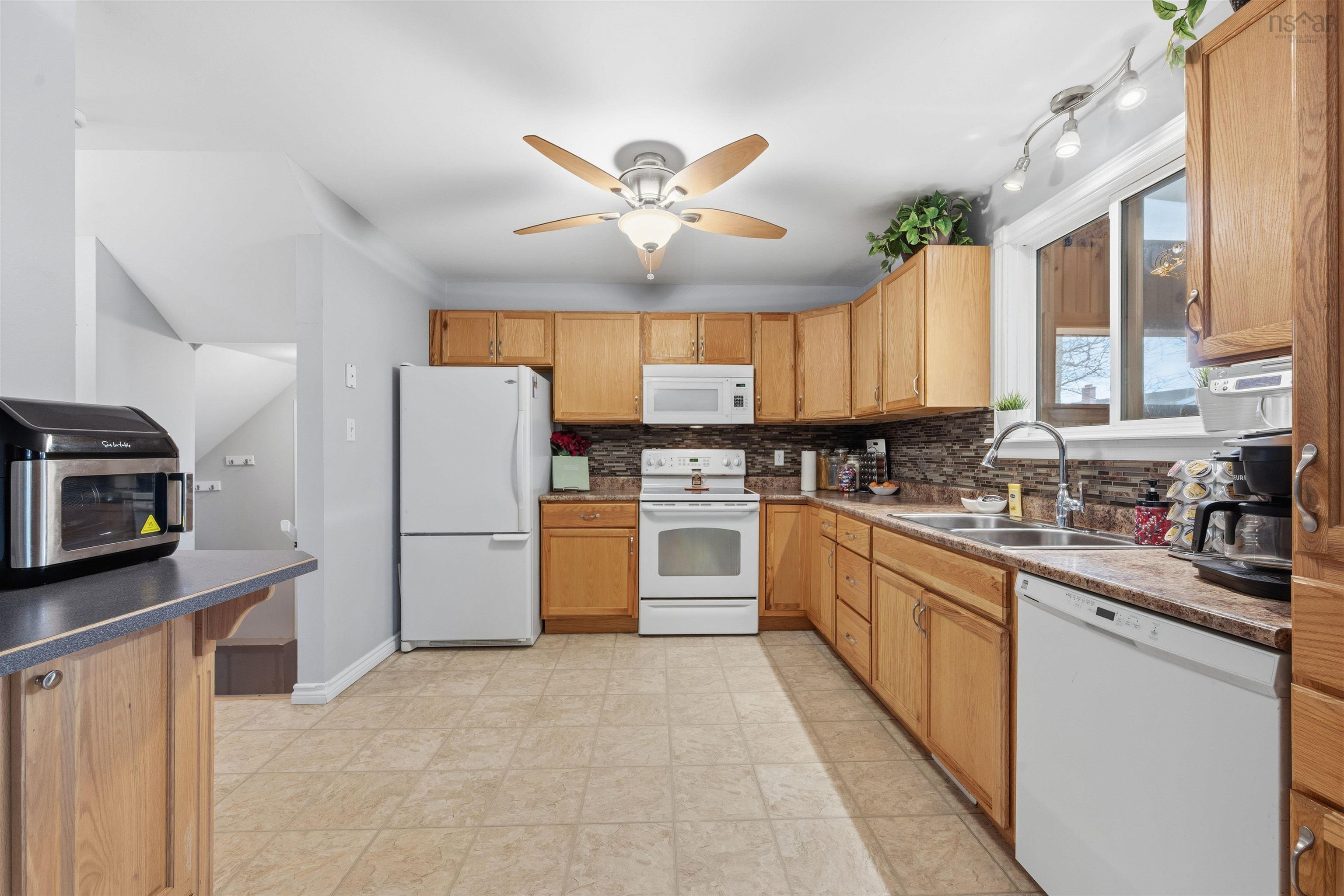 $450,000.00: 24 Roblea Drive, Dartmouth