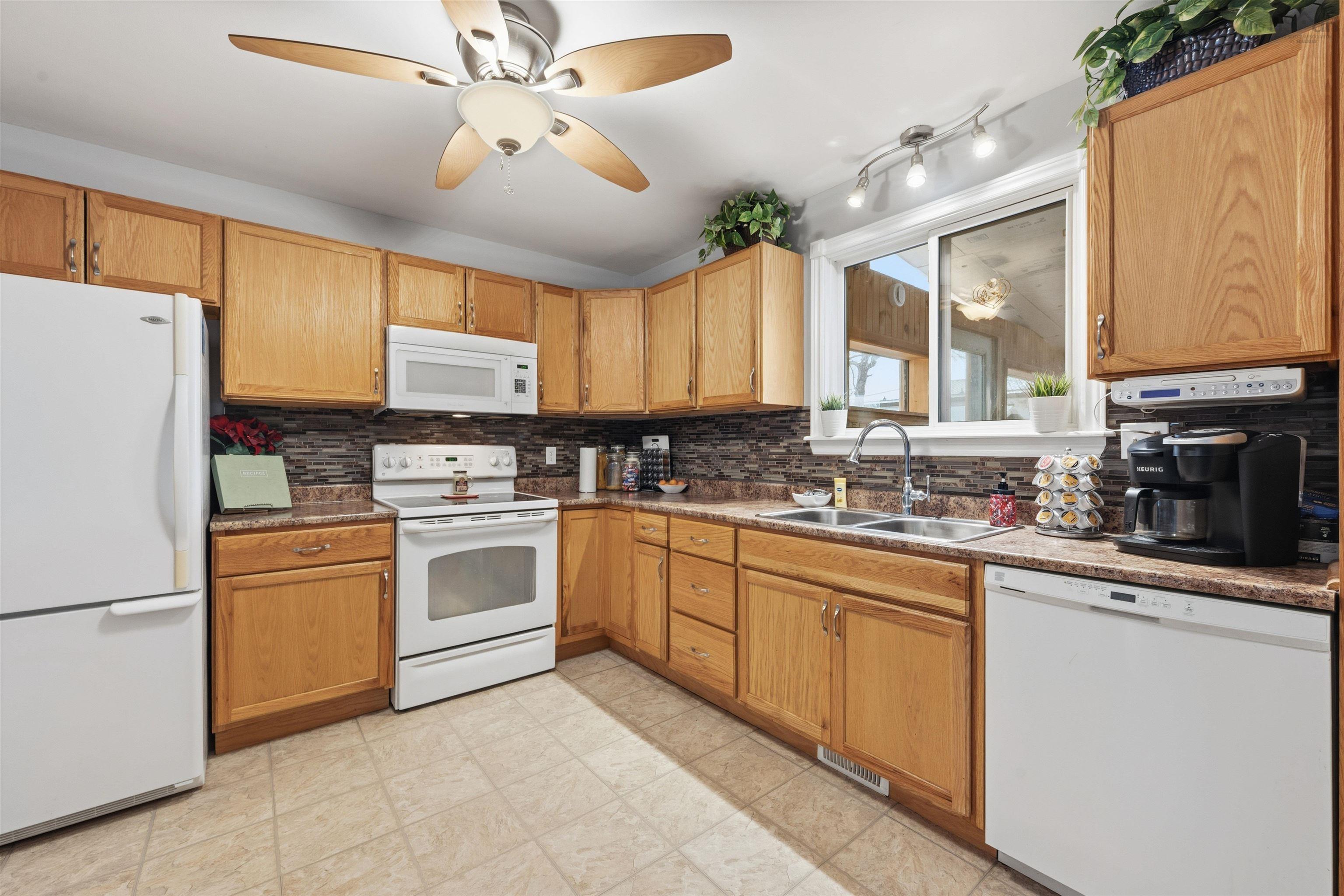 $450,000.00: 24 Roblea Drive, Dartmouth