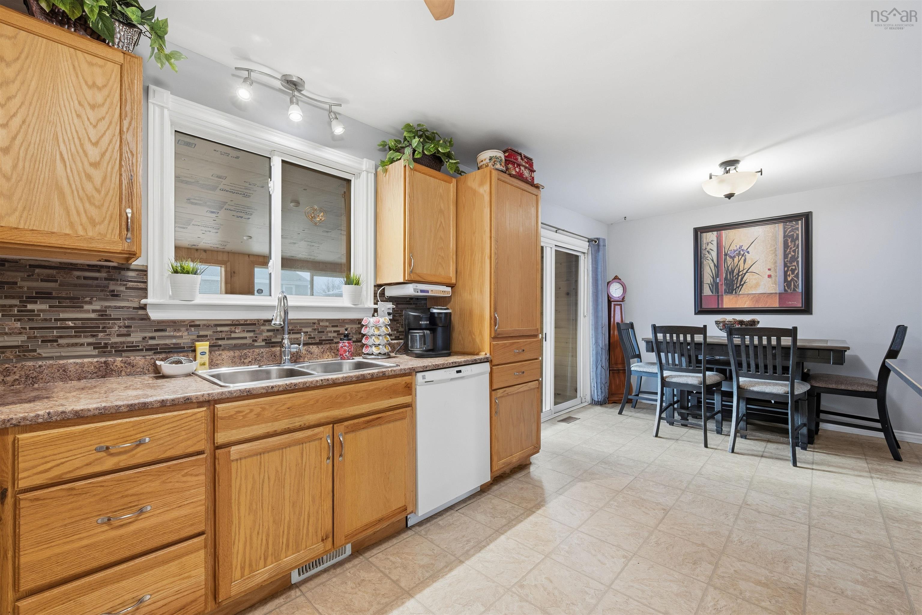 $450,000.00: 24 Roblea Drive, Dartmouth