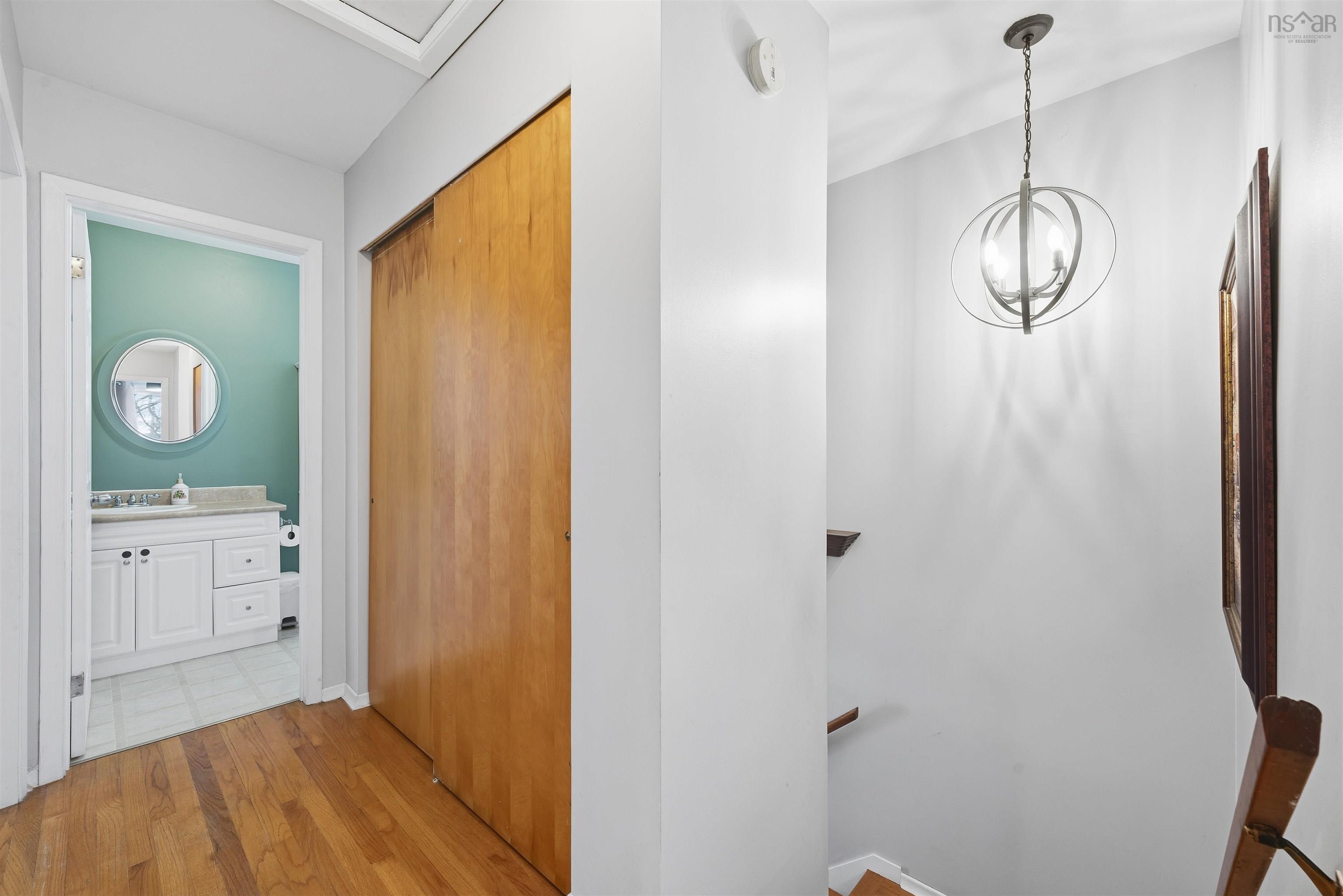 $450,000.00: 24 Roblea Drive, Dartmouth