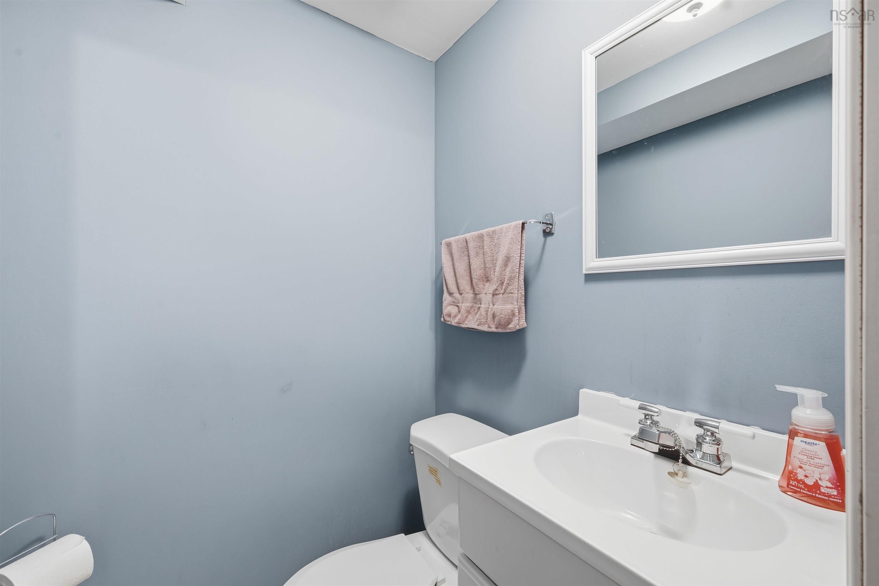 $450,000.00: 24 Roblea Drive, Dartmouth