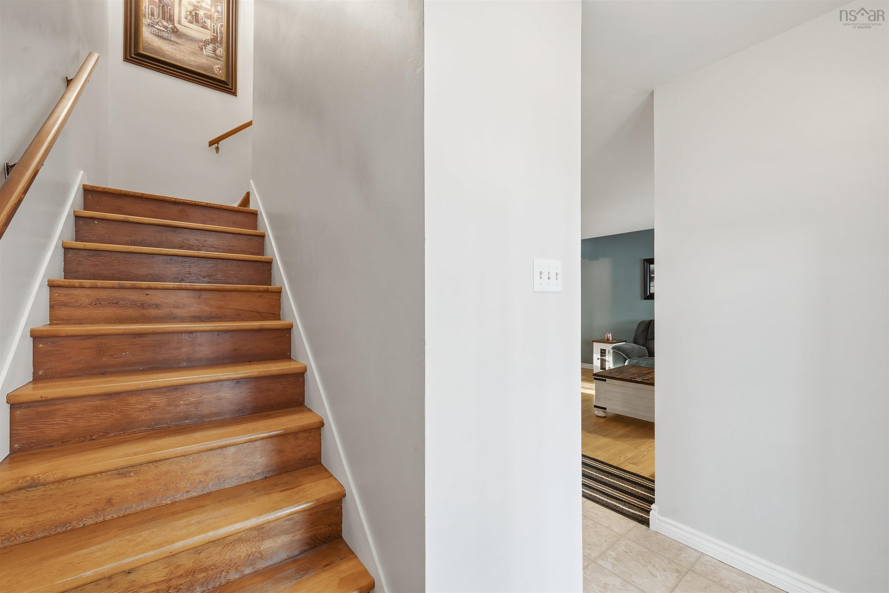 $450,000.00: 24 Roblea Drive, Dartmouth