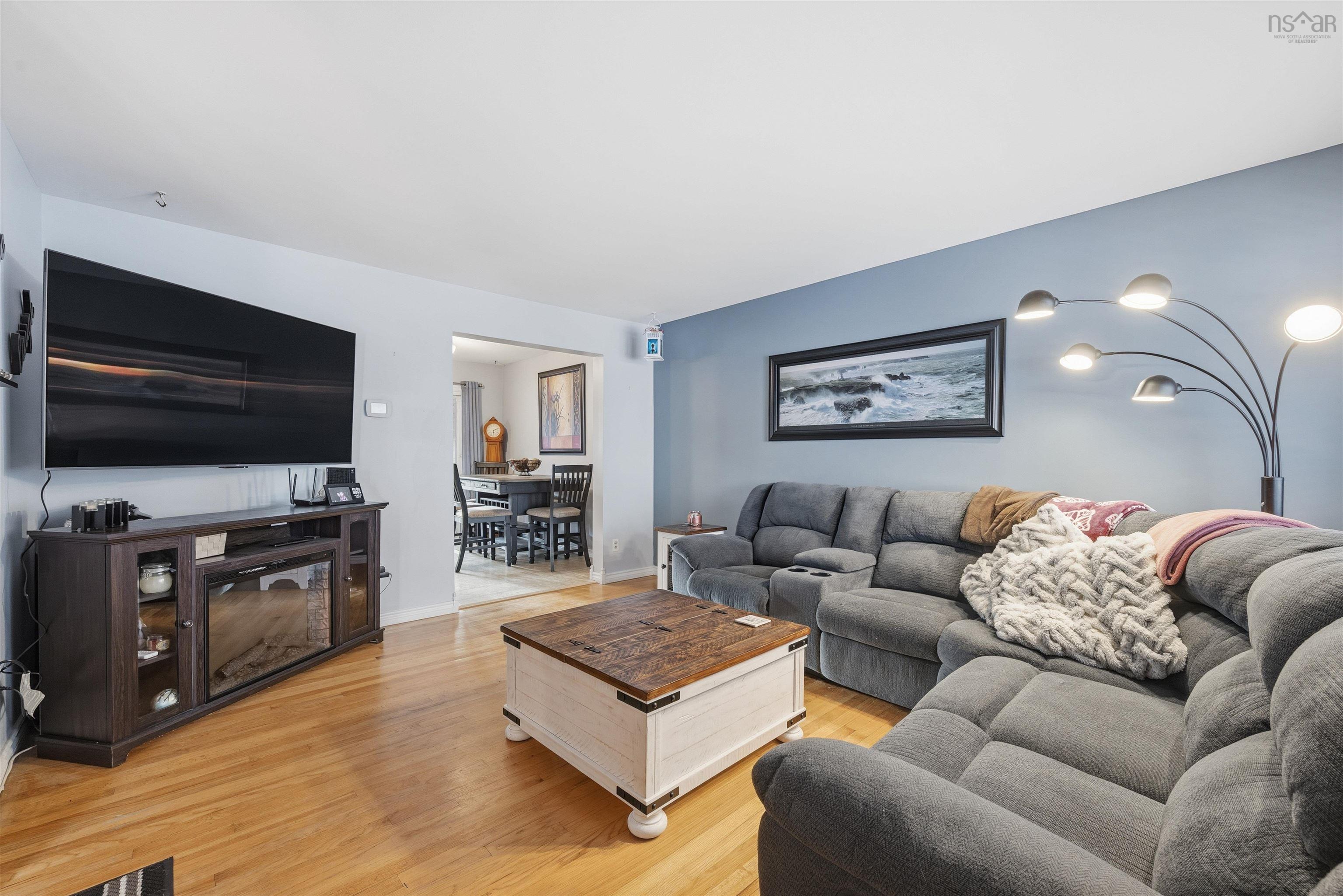 $450,000.00: 24 Roblea Drive, Dartmouth