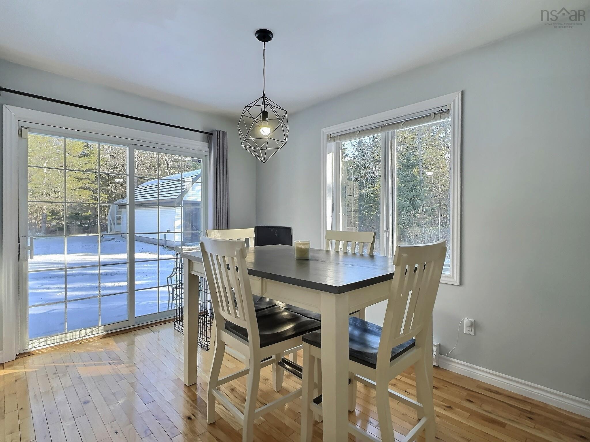 $385,000.00: 225 2 Highway, Brookfield