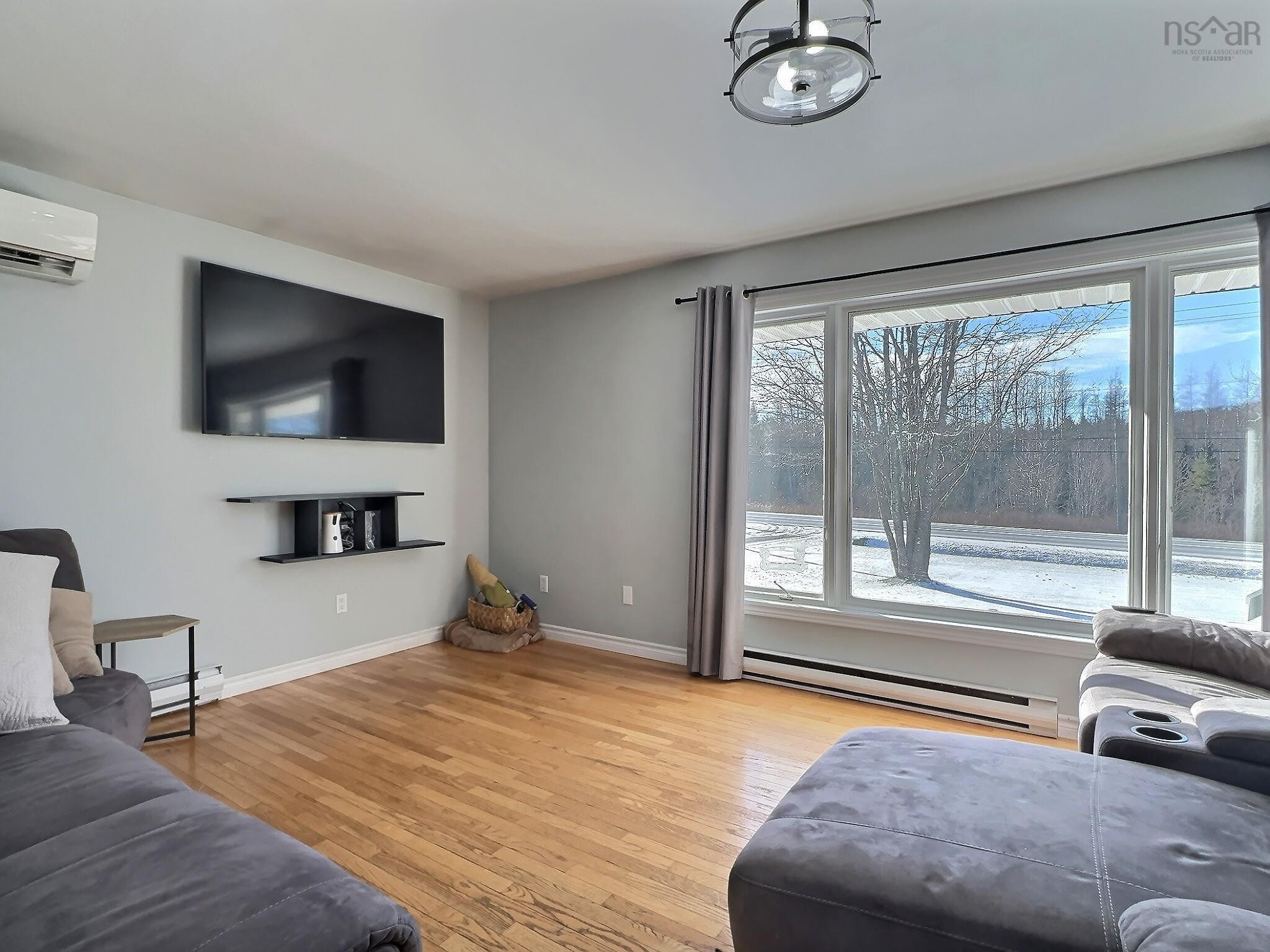 $385,000.00: 225 2 Highway, Brookfield